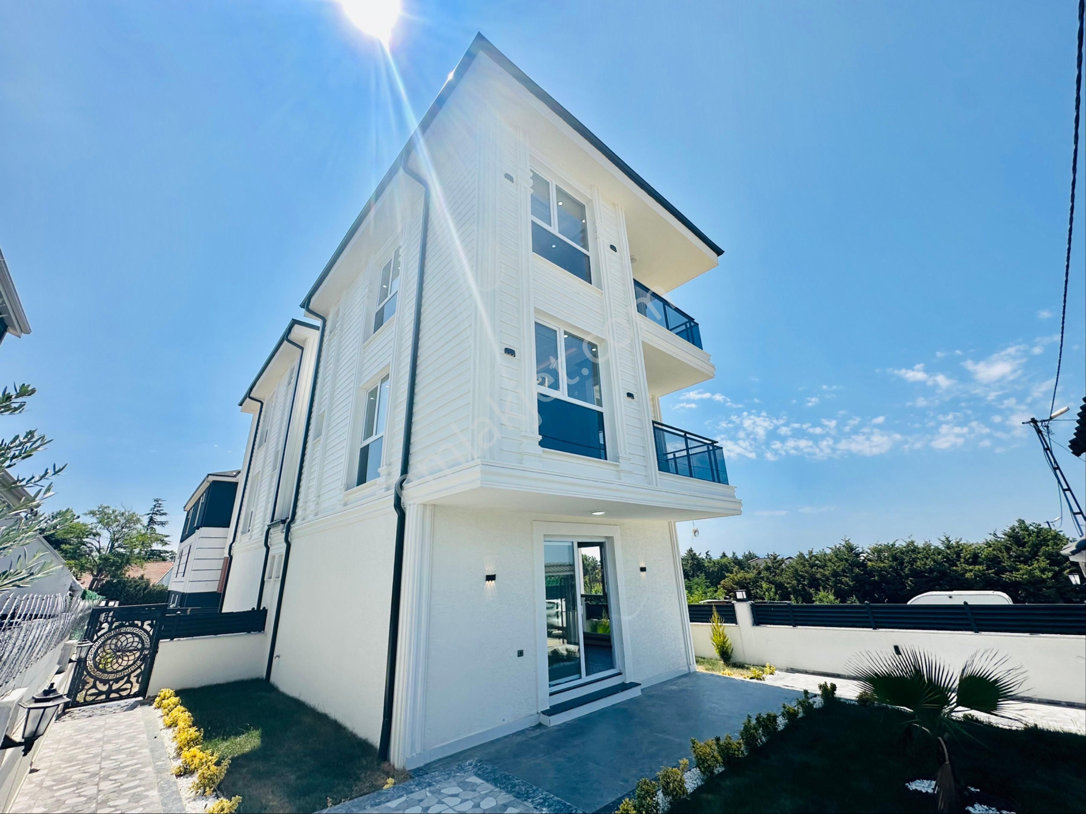 Demireller Emsali Olmayan Beyaz Şato Müstakil Bahceli Villa - Görsel 9