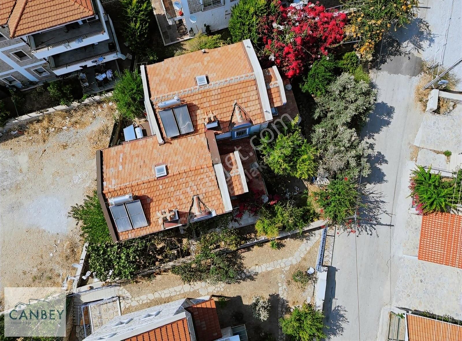 Datça İskele Mh'de Taş Mimarili Geniş Bahçeli 3+1 Dubleks Daire