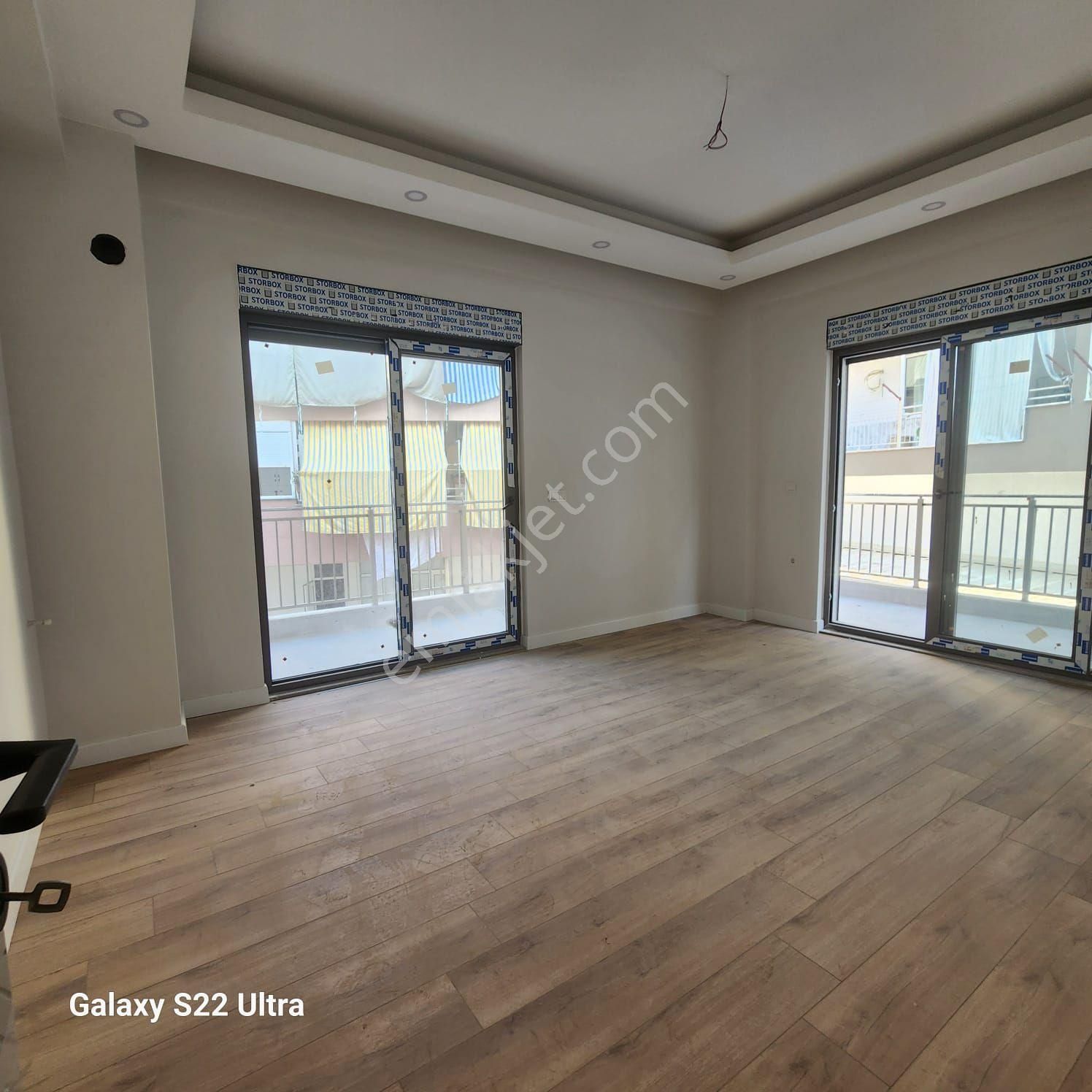 Manavgat Merkezde Satılık 2+1 Ara Kat Asansörlü Kapalı Garajı Daire
