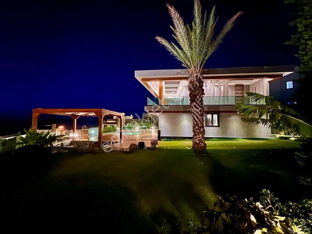 Bodrum Yalıkavak Marinada Satılık Denize 50 Metre Özel Tasarım