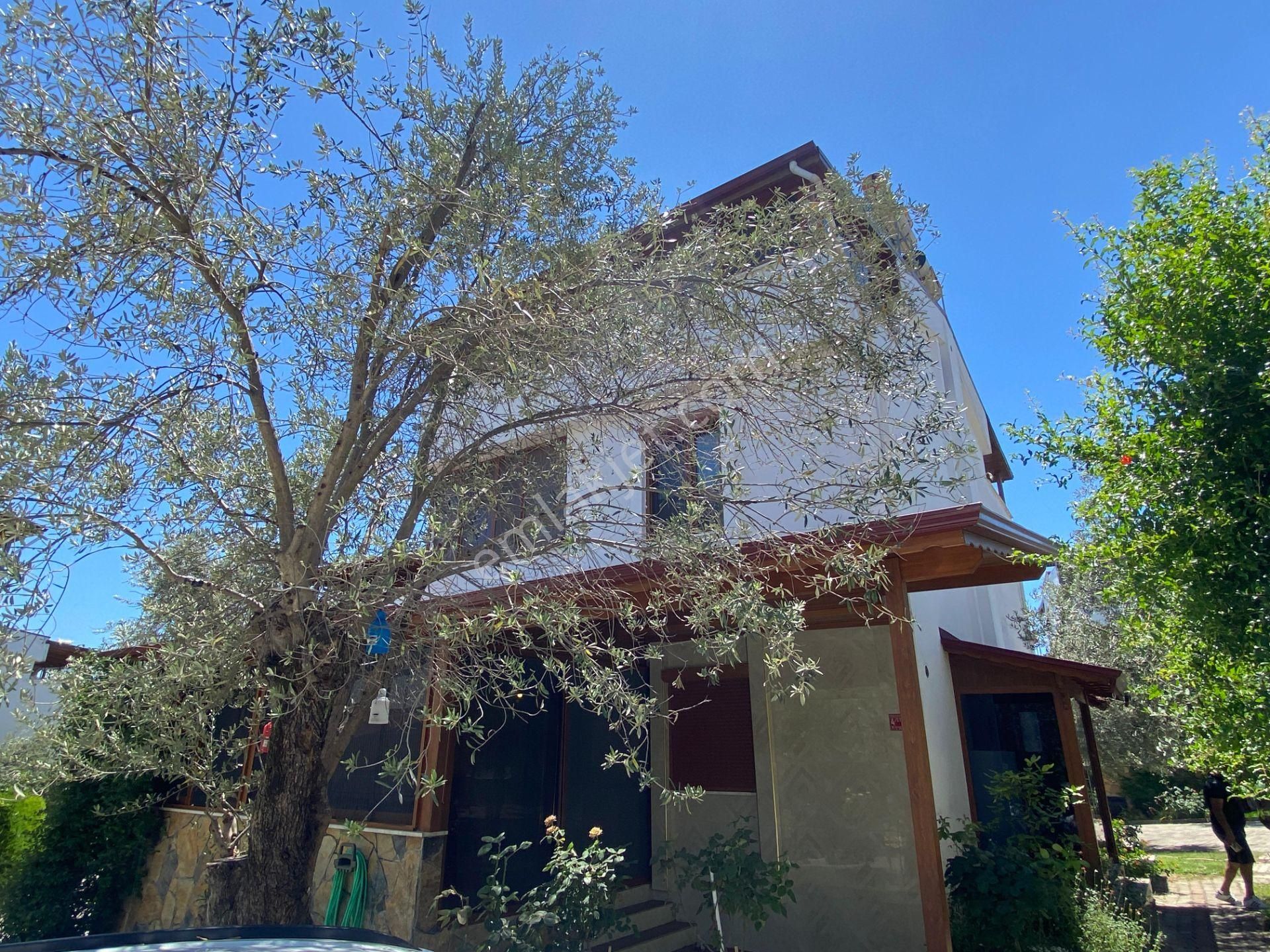 Tek Yetkili Güre De Site İçinde Ortak Havuzlu Satılık 4+1 Villa - Görsel 19