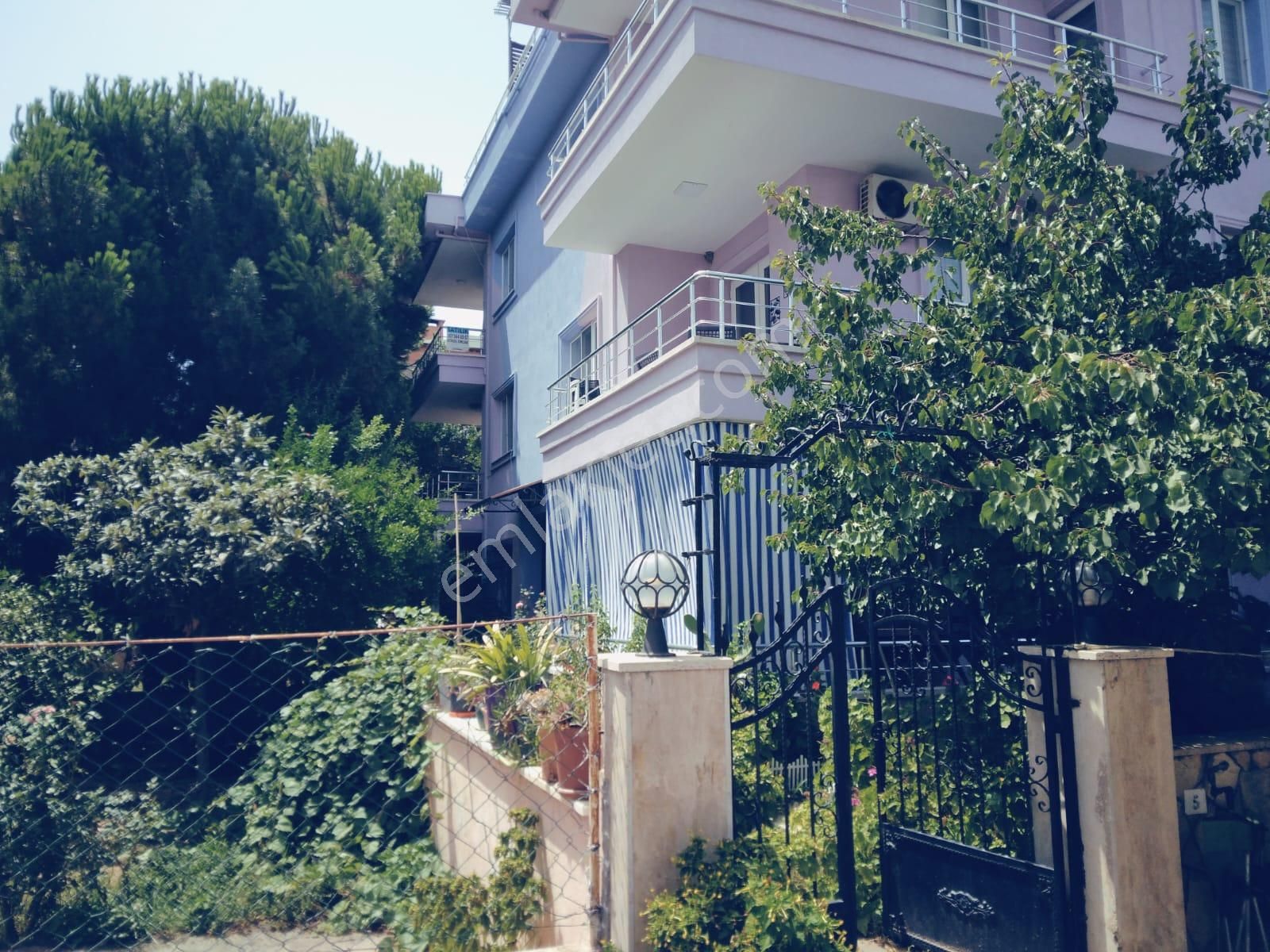 Küçükkuyu Sahil Çam Mahallede Eşsiz 4+2 Ayrı Mutfak