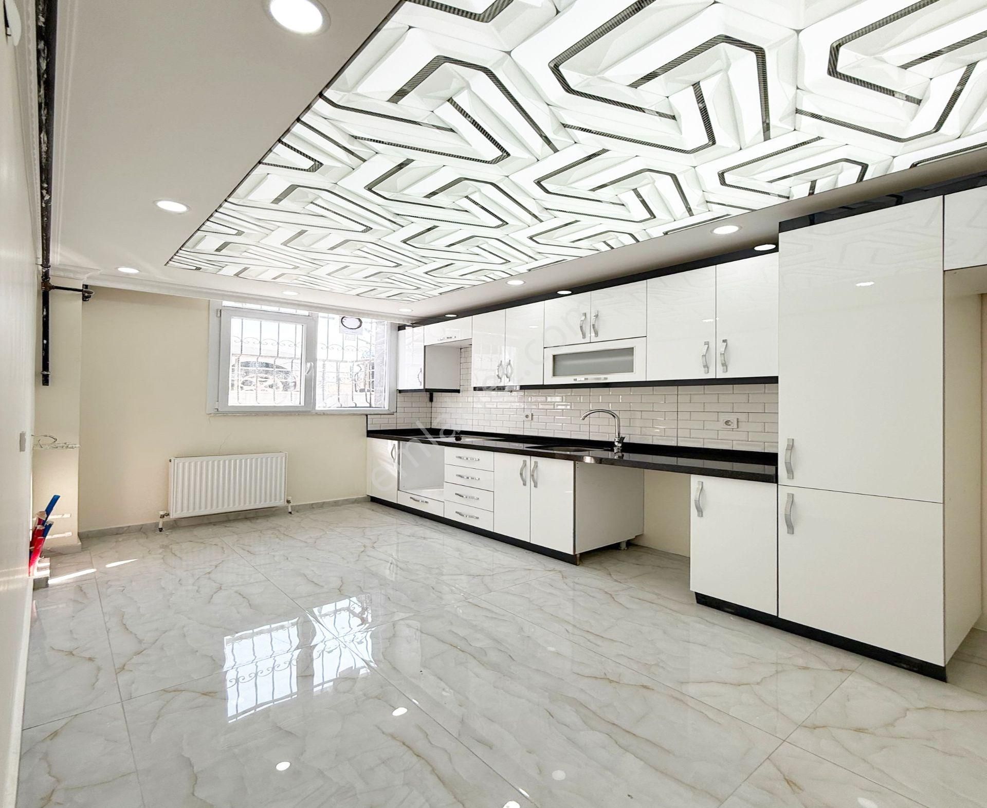Merkezde Bahçe Katı Sıfır 2+1 Satılık Daire