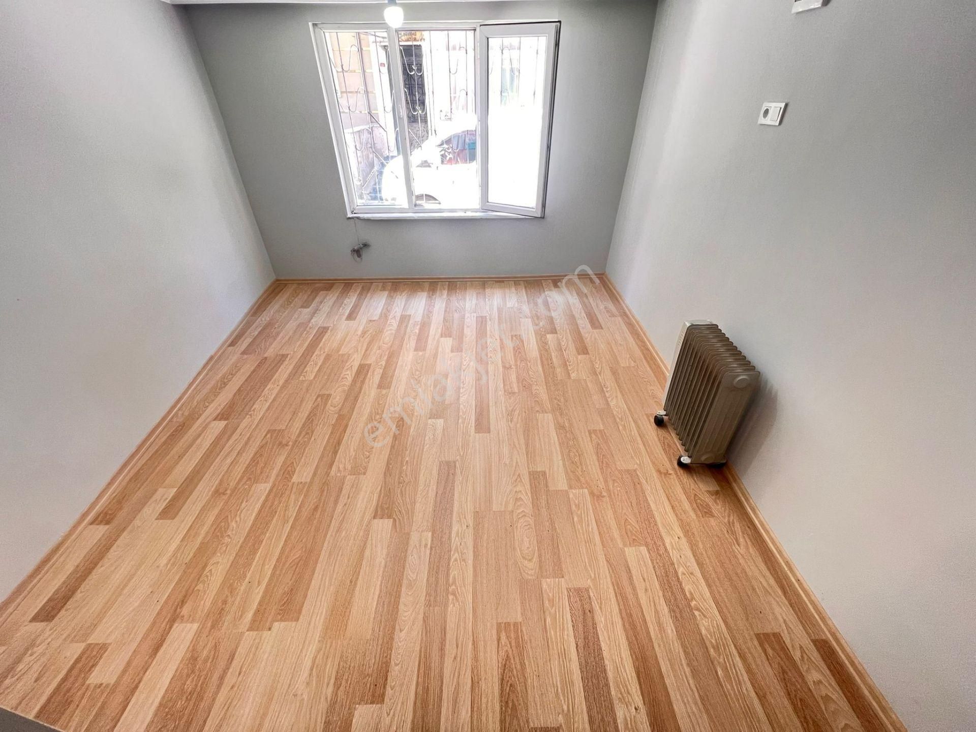 Çeliktepe'de, Metroya 12dk,boş 1+1,satılık Arsa Tapulu Daire