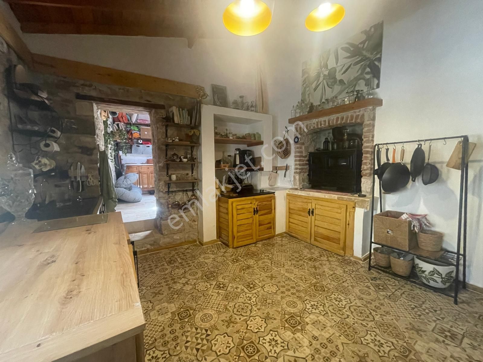 Ayvada'dan Ayvalık Merkez'de Deniz Manzaralı Ve Bahçeli 2 Katlı Taş Evi - Görsel 19