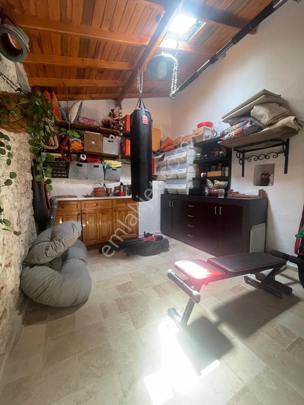 Ayvada'dan Ayvalık Merkez'de Deniz Manzaralı Ve Bahçeli 2 Katlı Taş Evi - Görsel 30