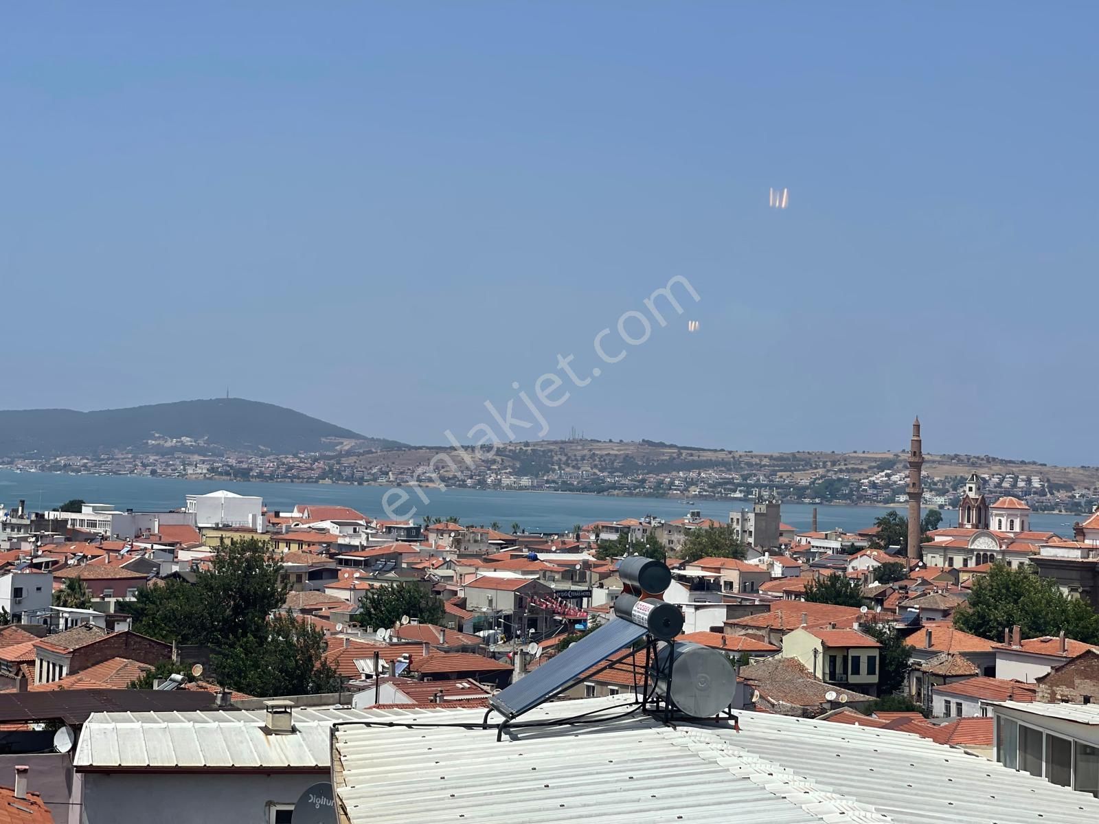 Ayvada'dan Ayvalık Merkez'de Deniz Manzaralı Ve Bahçeli 2 Katlı Taş Evi - Görsel 17