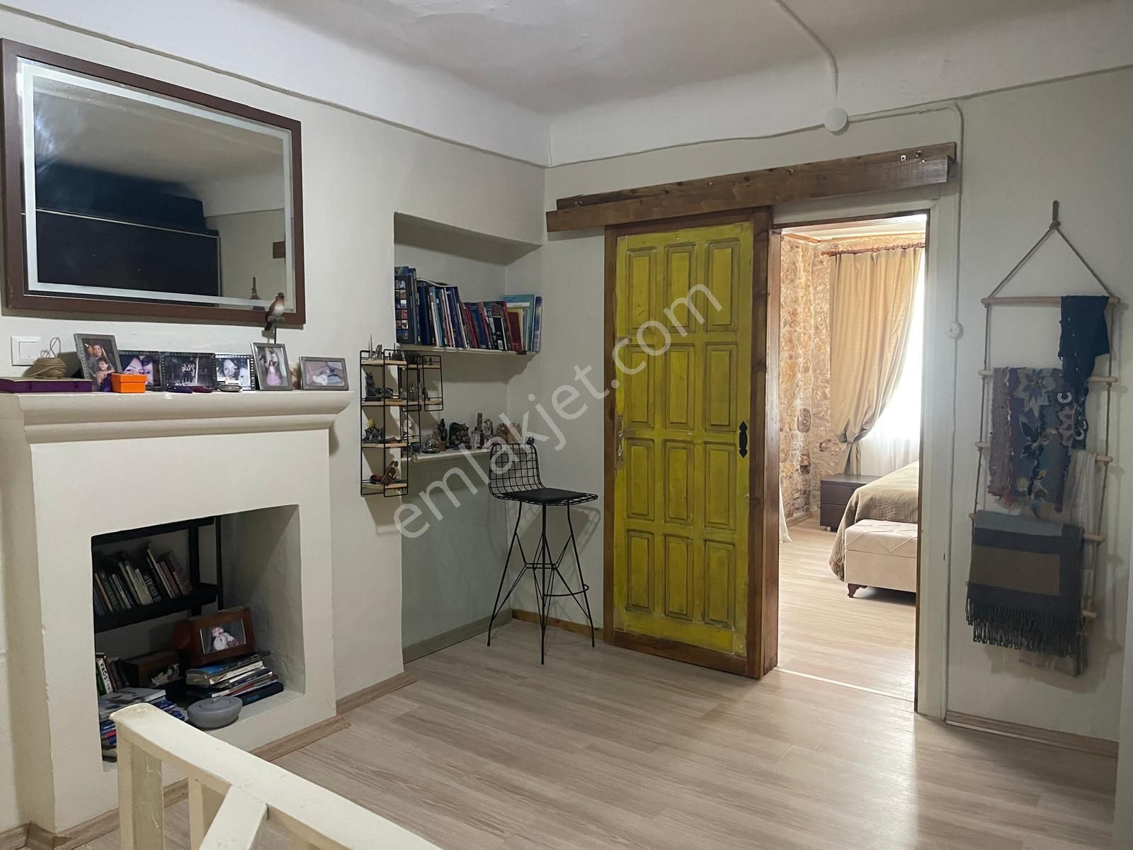 Ayvada'dan Ayvalık Merkez'de Deniz Manzaralı Ve Bahçeli 2 Katlı Taş Evi - Görsel 24