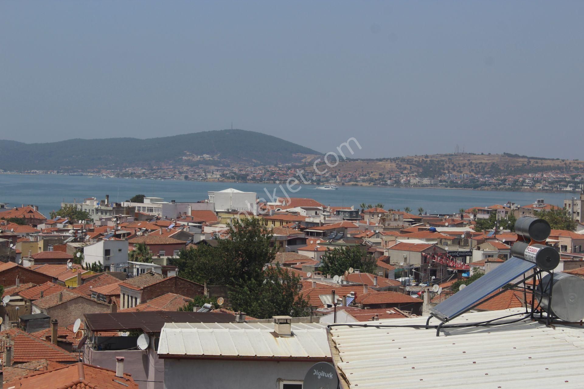 Ayvada'dan Ayvalık Merkez'de Deniz Manzaralı Ve Bahçeli 2 Katlı Taş Evi - Görsel 32