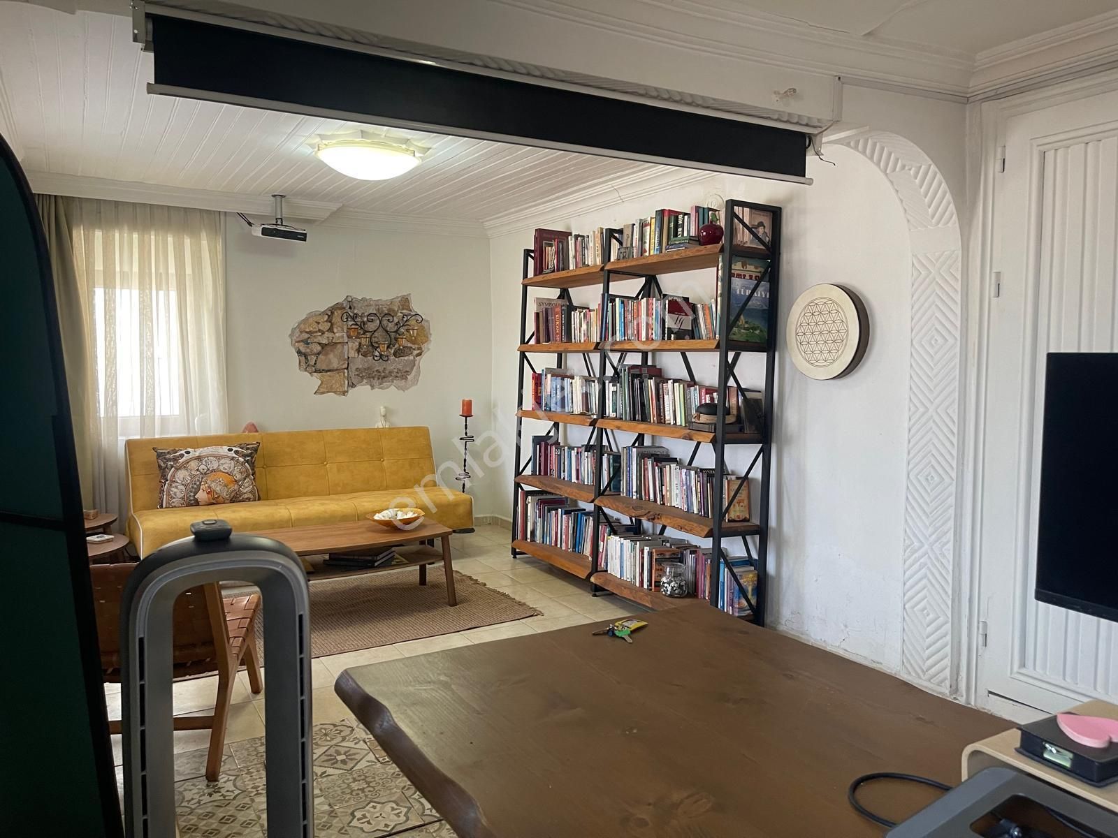 Ayvada'dan Ayvalık Merkez'de Deniz Manzaralı Ve Bahçeli 2 Katlı Taş Evi - Görsel 23