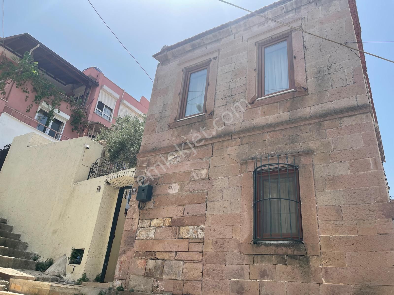 Ayvada'dan Ayvalık Merkez'de Deniz Manzaralı Ve Bahçeli 2 Katlı Taş Evi - Görsel 21