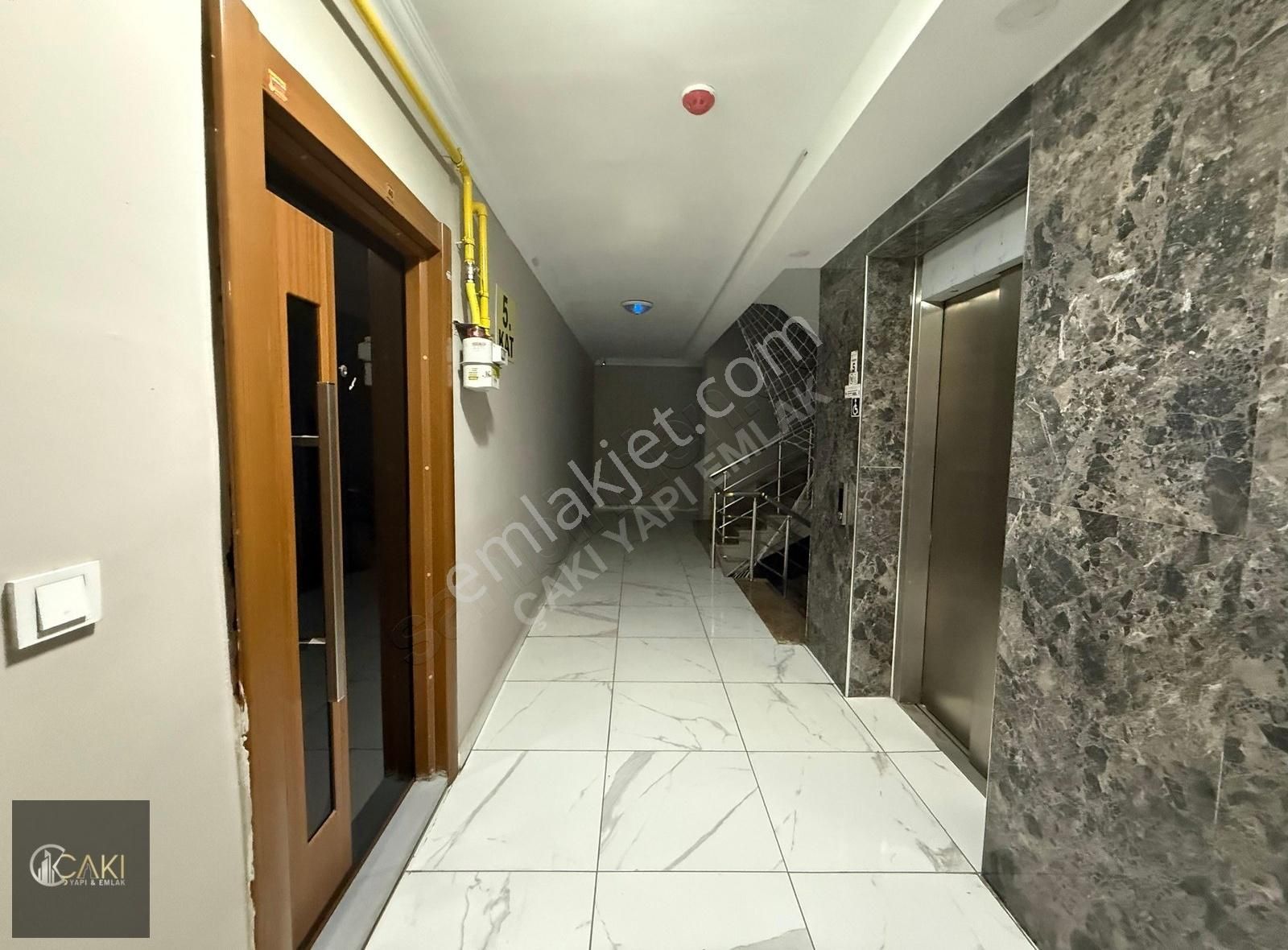 Çakı Yapı'dan Eşyalı Lokman Hekim Civarı 1+1 Kiralık Daire