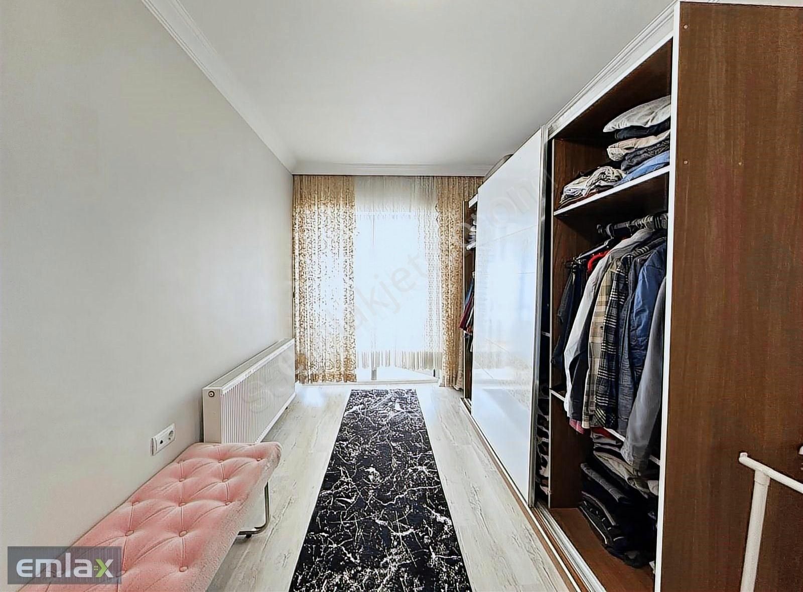 Emlax'tan Teras Balkonlu Site İçi Masrafsız 4+1 Daire