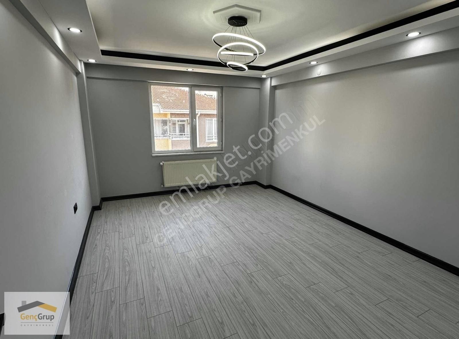 *genç Grup* Paris Yakını 95 M2 Ful Yenilenmiş 2+1 Daire