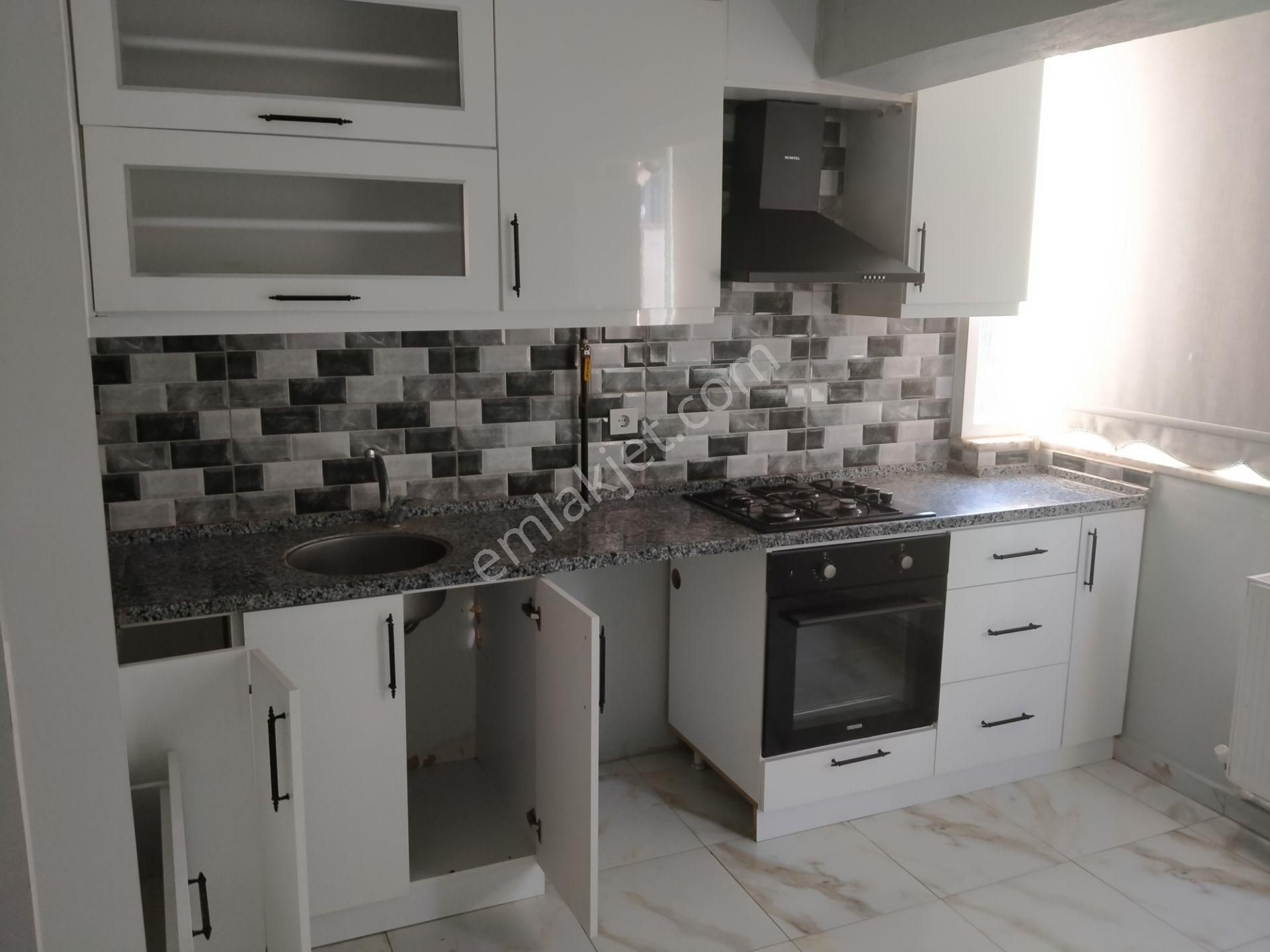 Yasin Emlaktan Yenimahallede Doğalgazlı Bakımlı Kiralık Daire