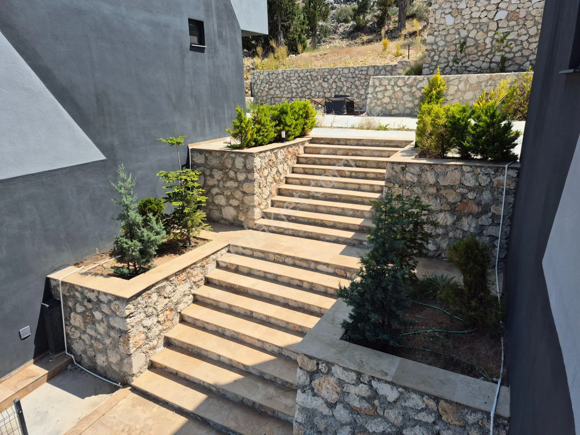 Fırsat !! Geyikbayırında 4+1 350 M2 Arsa Payı Doğa Manzaralı 3 Katlı Sıfır Villa - Görsel 2
