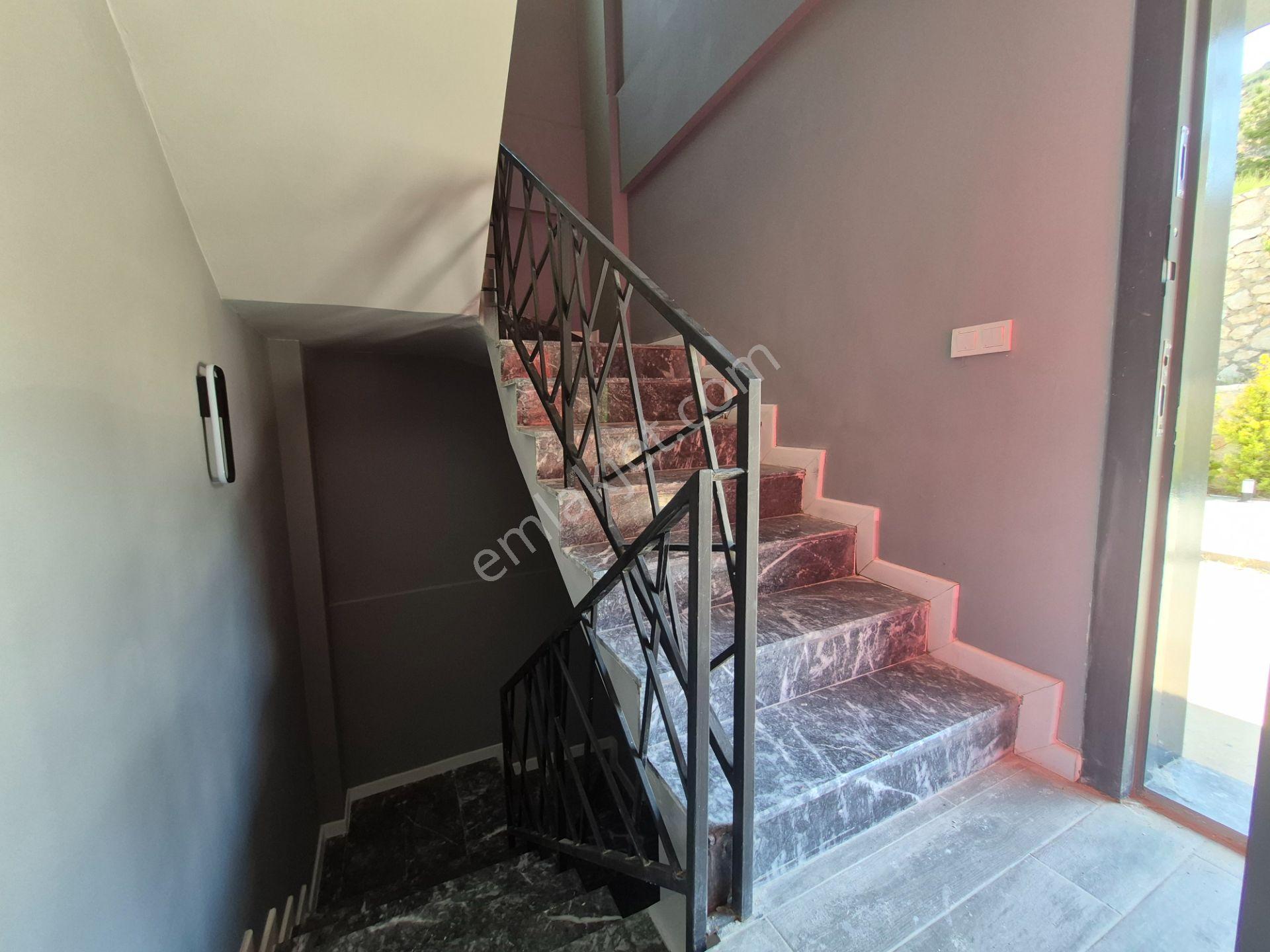 Fırsat !! Geyikbayırında 4+1 350 M2 Arsa Payı Doğa Manzaralı 3 Katlı Sıfır Villa - Görsel 18