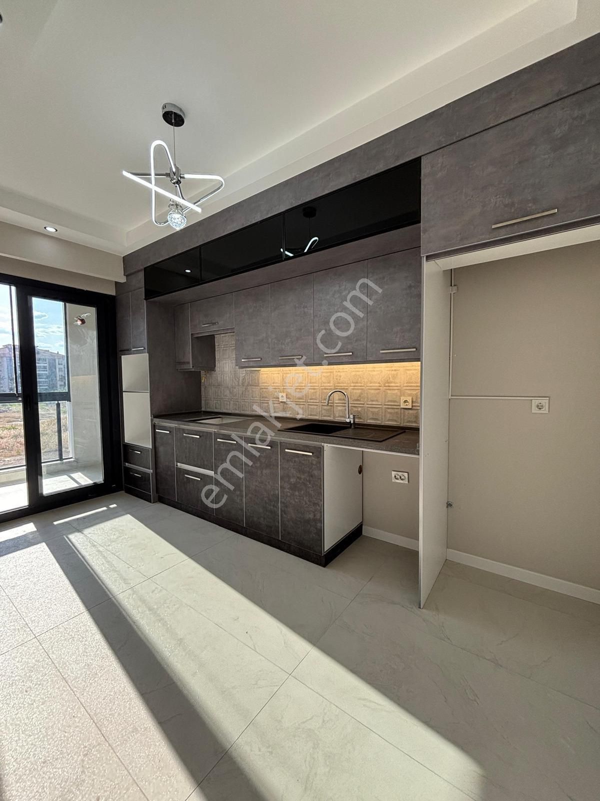 Manisa Turgutlu Ergenekon M Sıfır Satılık 2+1 Daire