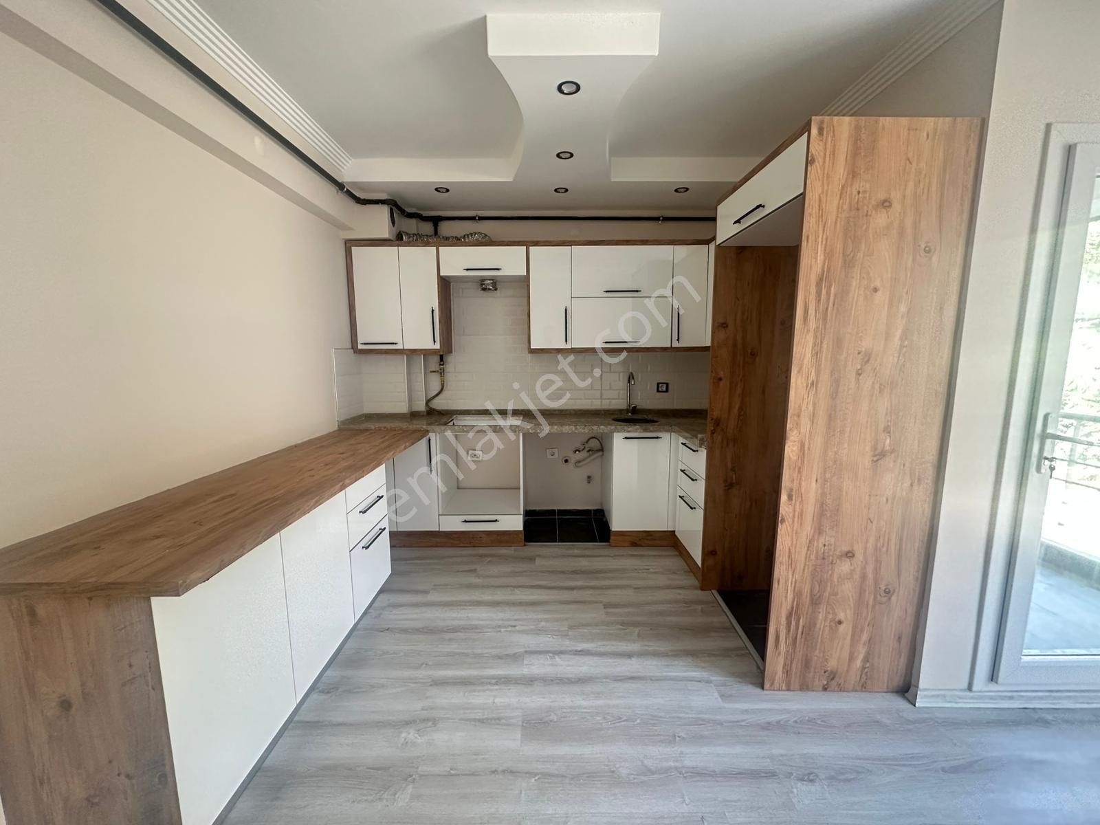 🏡muradiye Mahallesi 🏡 ✅1+1 50 M2 3 Katlının 2 Katı ❇️açık Mutfak
