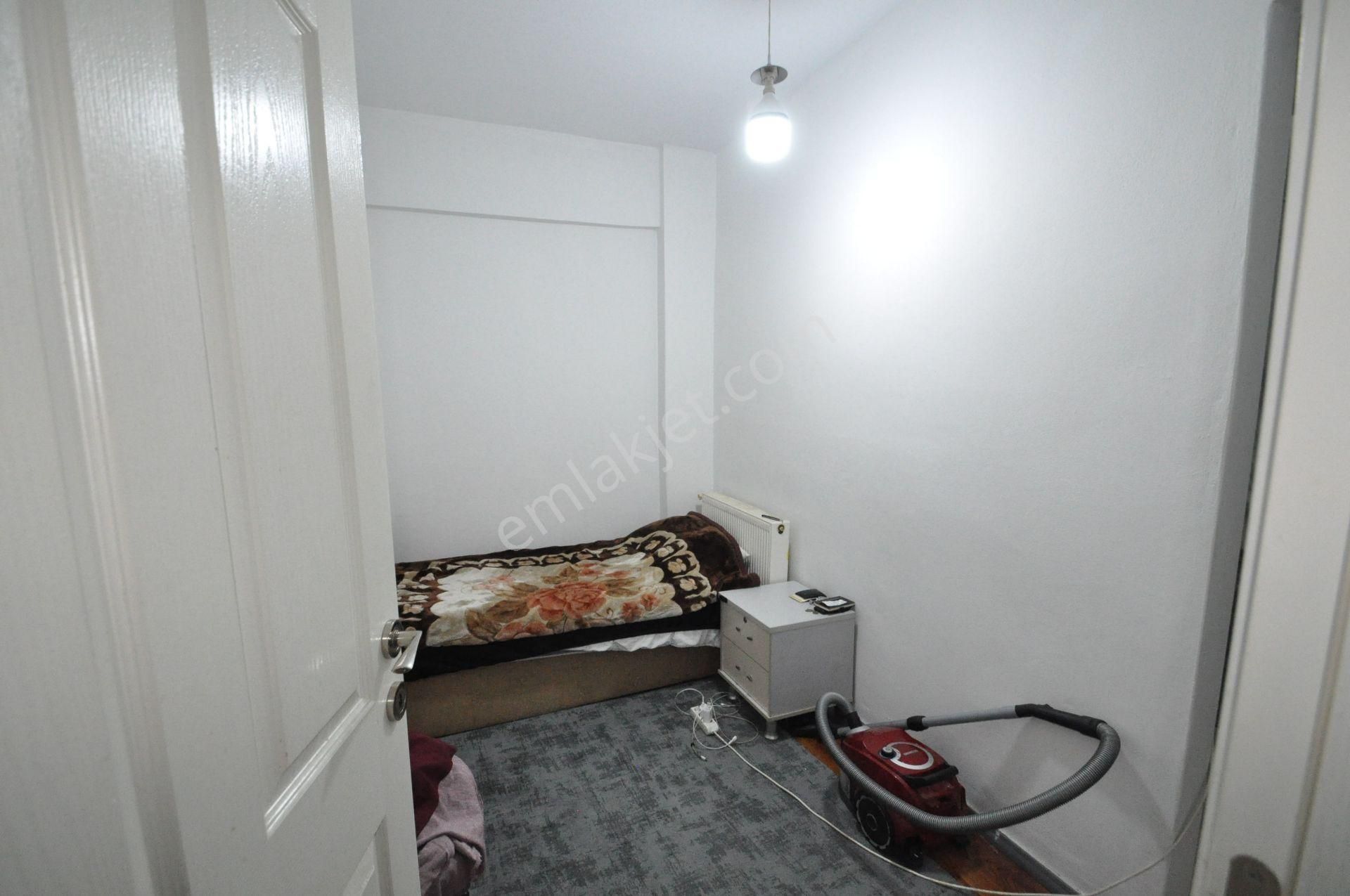 Bayrampaşa Kartaltepe Kaçmazdan Satılık 72m2 Arakat Balkonlu Temiz Daire - Görsel 6