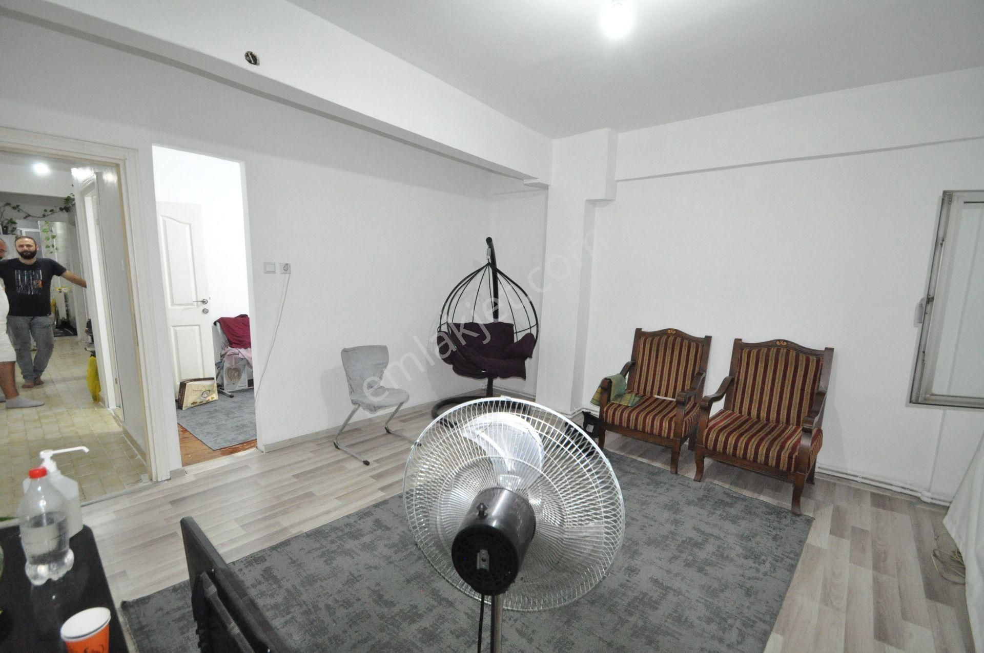 Bayrampaşa Kartaltepe Kaçmazdan Satılık 72m2 Arakat Balkonlu Temiz Daire - Görsel 4