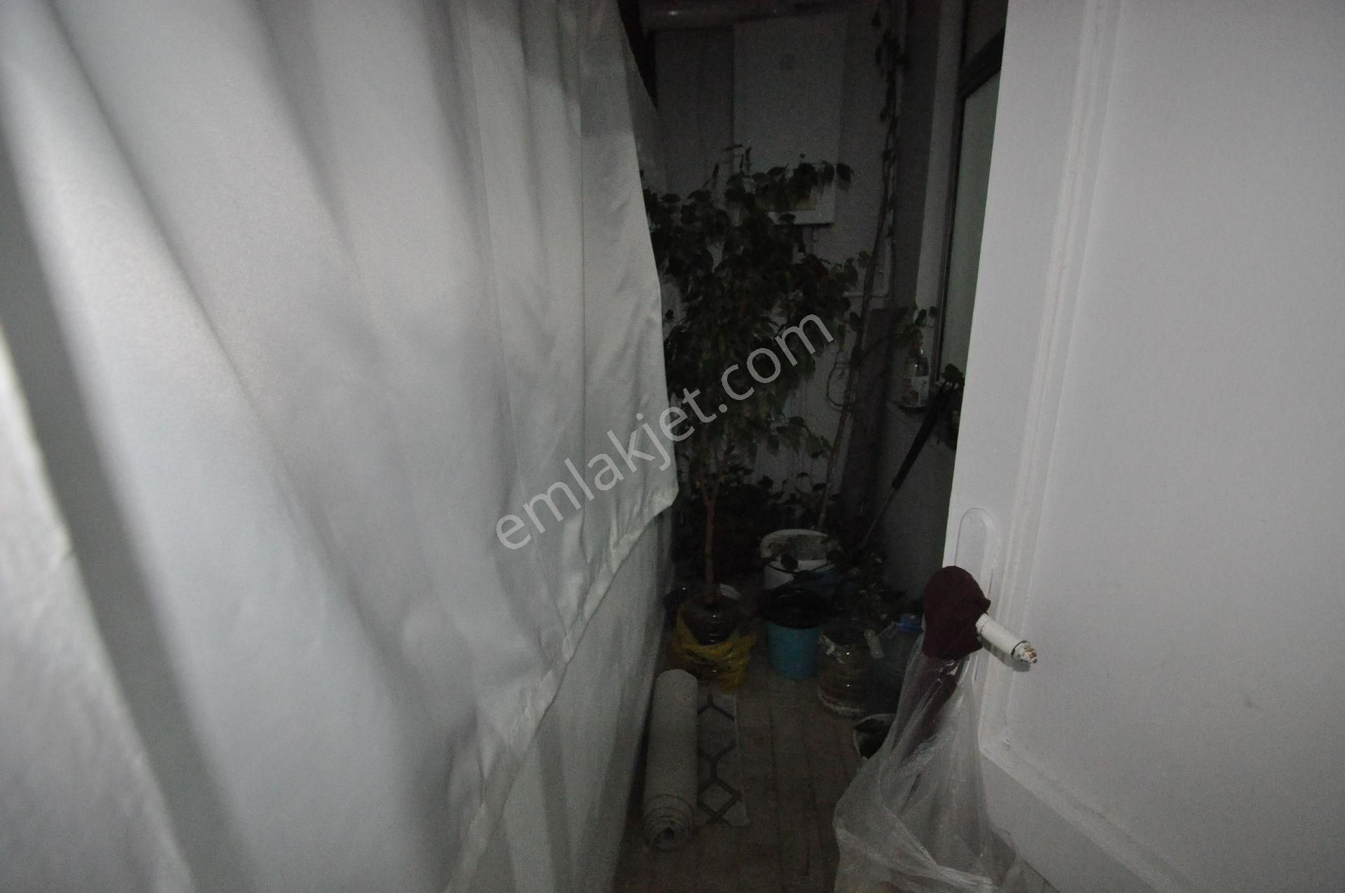 Bayrampaşa Kartaltepe Kaçmazdan Satılık 72m2 Arakat Balkonlu Temiz Daire - Görsel 9