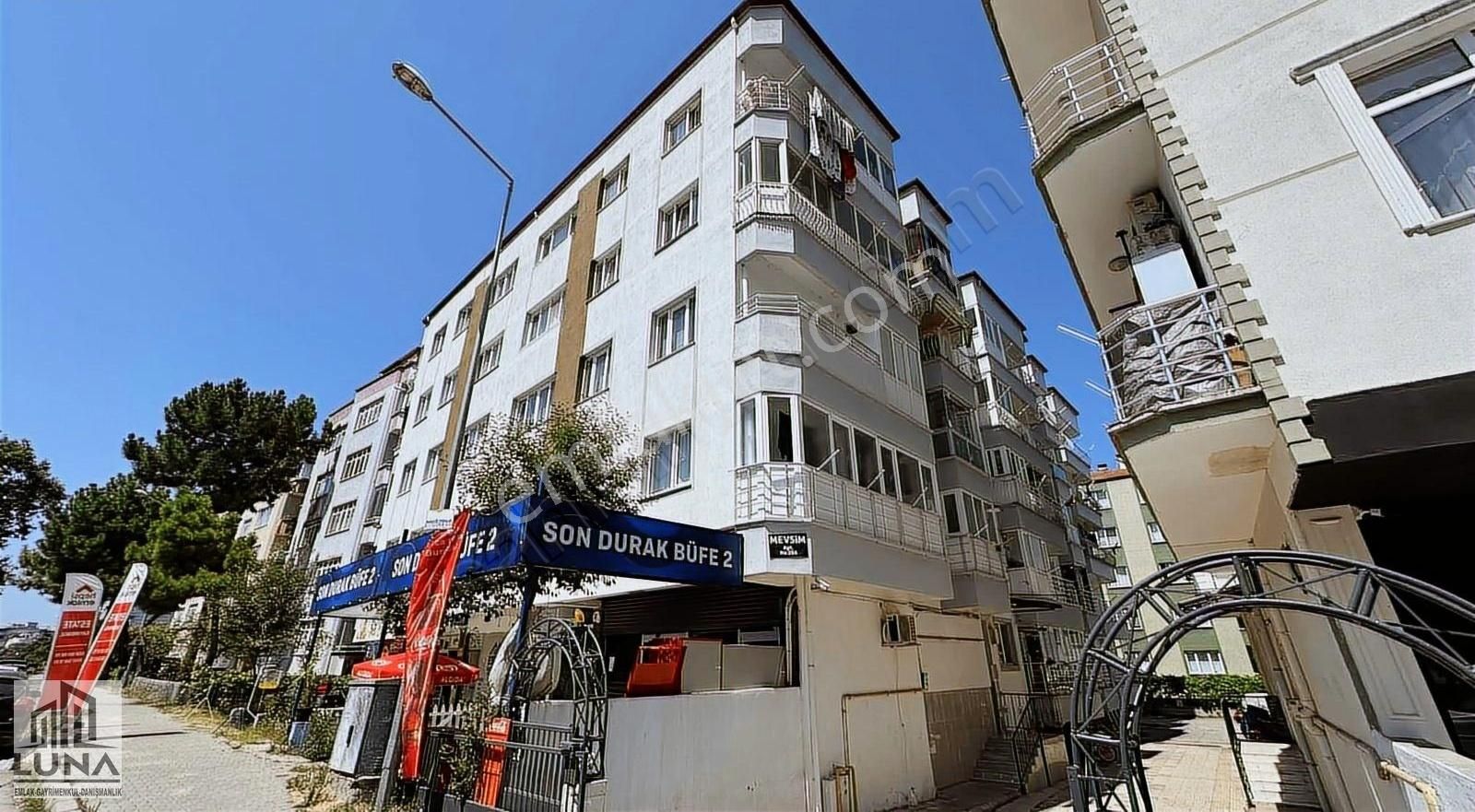 Luna'dan Atakumun Merkezi Ömürevlerinde Satılık 3+1 Daire