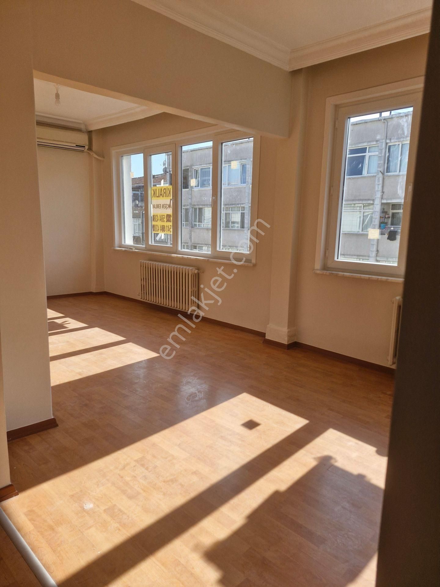 Akşenden Fatih Çapa Vezir Caddede 3.kat 100m² 2+l Full Yapılı Köşe Cepheli