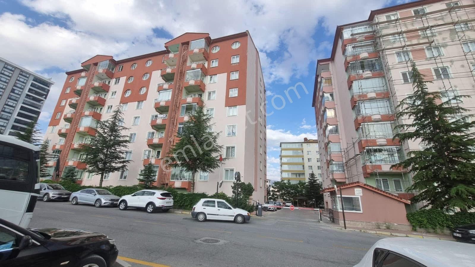 Niğde Merkez Yukarı Kayabaşı Yaşam Sitesinde 2adet Satılık Daire