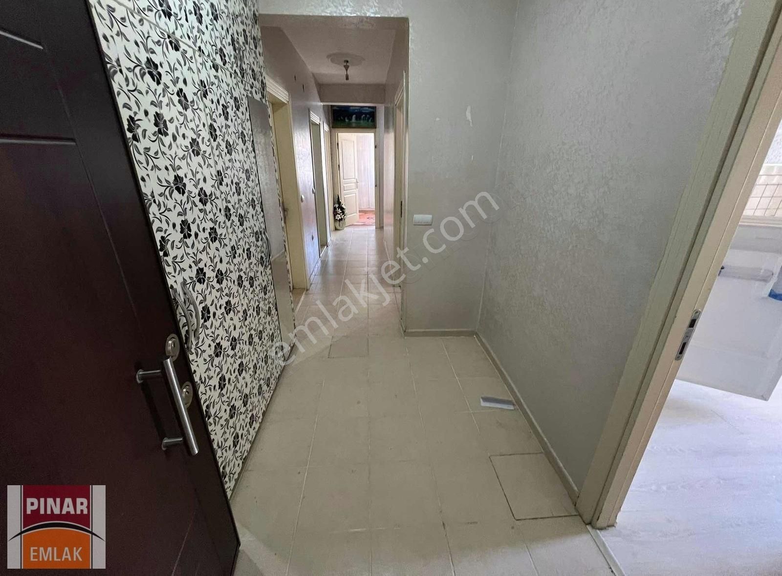 Pınar Emlak'tan Edremit Tokide Eşyalı 3+1 Kiralık Daire