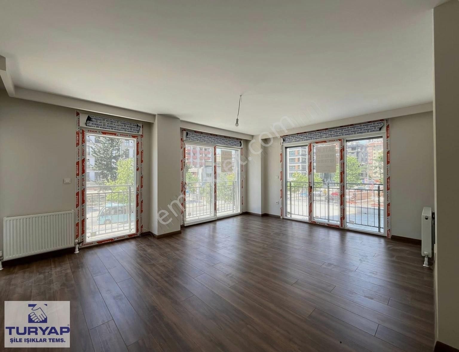 Kadıköy'de Sıfır Ebeveyn Banyolu 3+1 Daire - Görsel 3