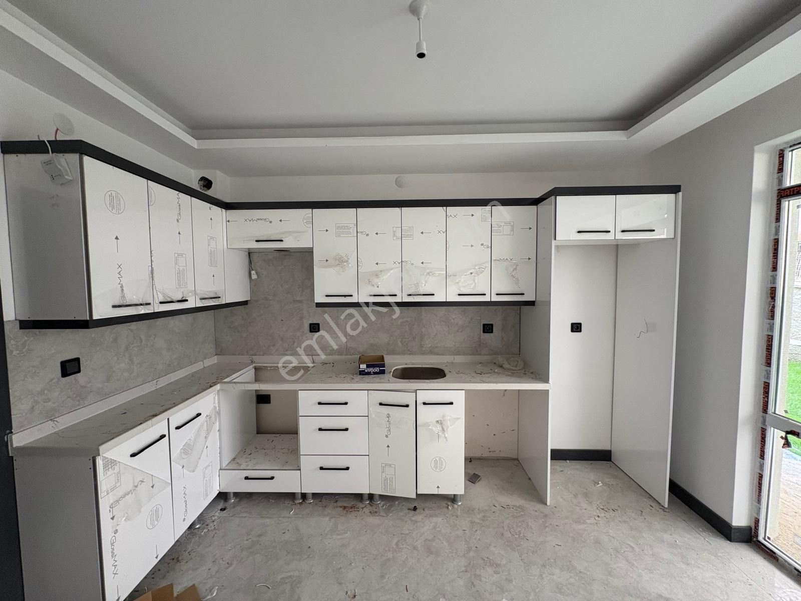 Marka Gayrimenkulden 3+1 Kotta Sıfır Geniş Daire