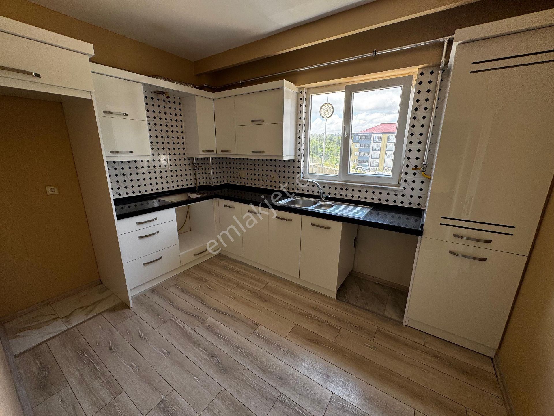 Umut Emlak'tan Kiralık 3+1 Kiralık Daire