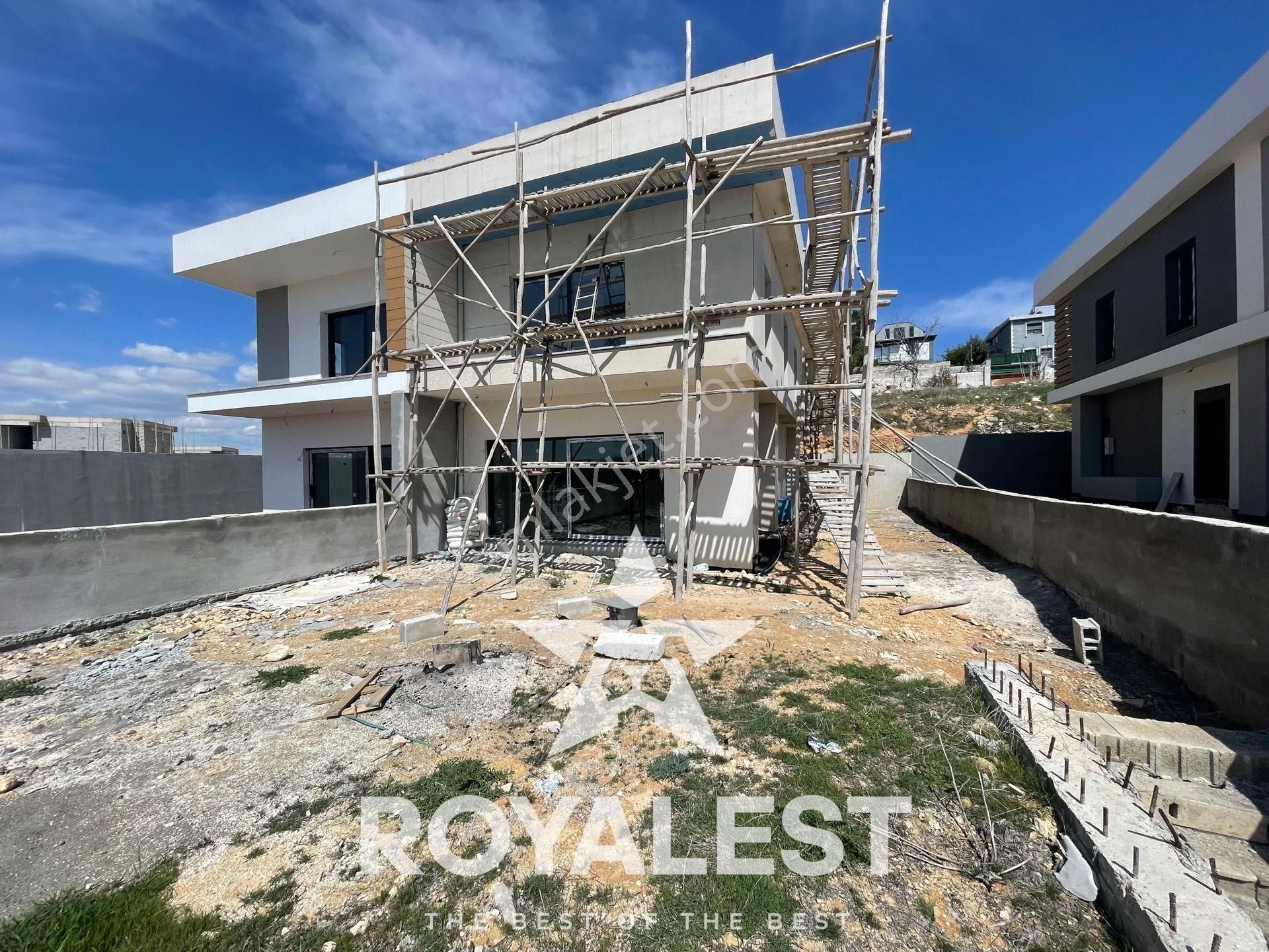 Royalest'ten K.kızılhisar'da Merkezi Lokasyonda Havuzlu Villa