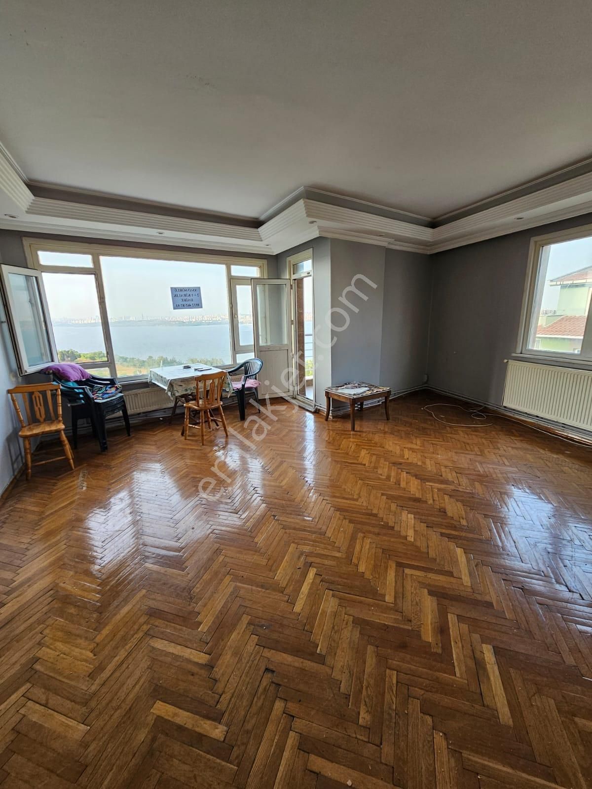 Avcılar Gümüşpala ' Da Göl Manzaralı 2+1 Kiralık Daire