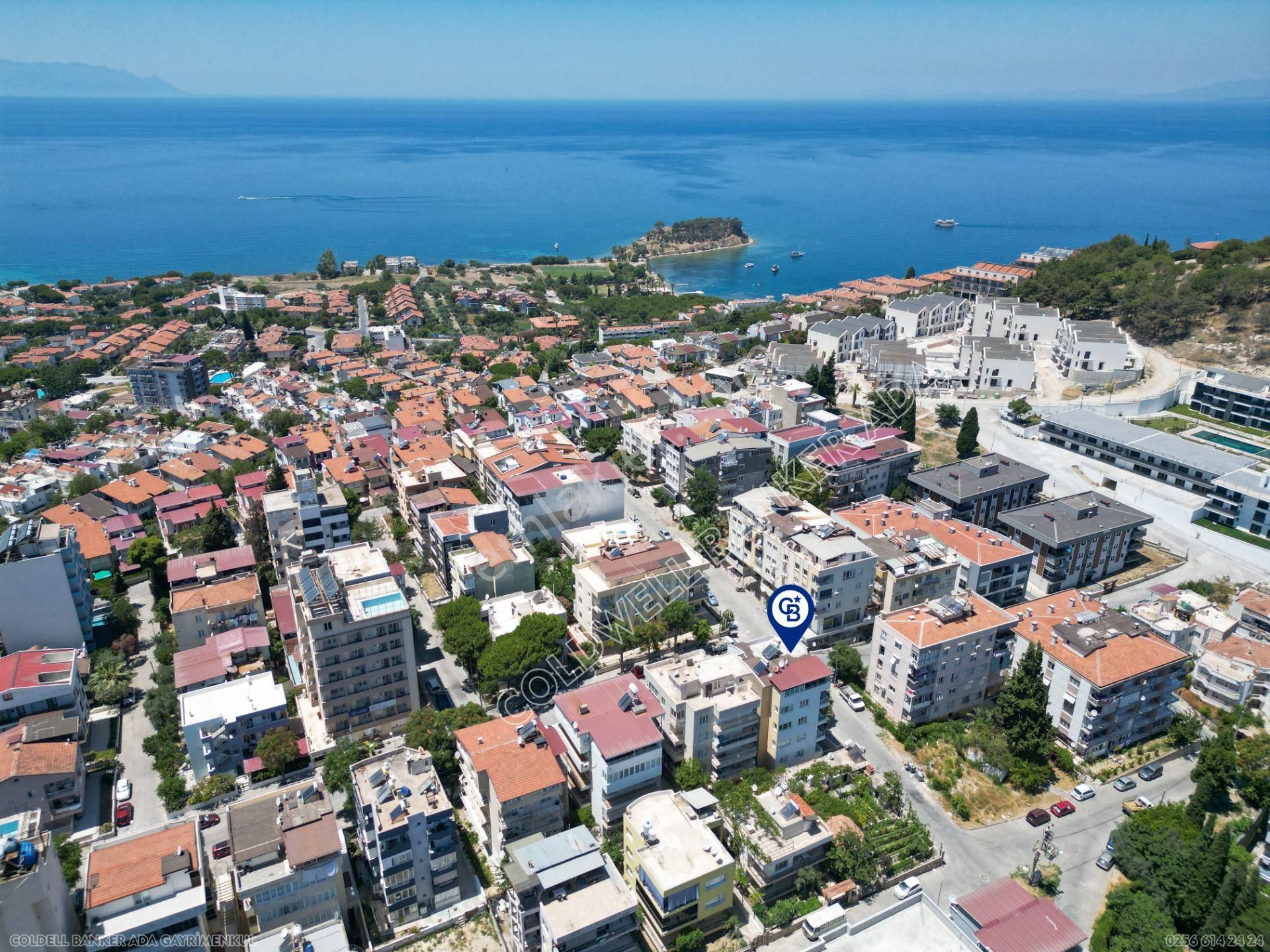 Kuşadası Nda Deniz Manzaralı Geniş 3+1 Satılık Daire