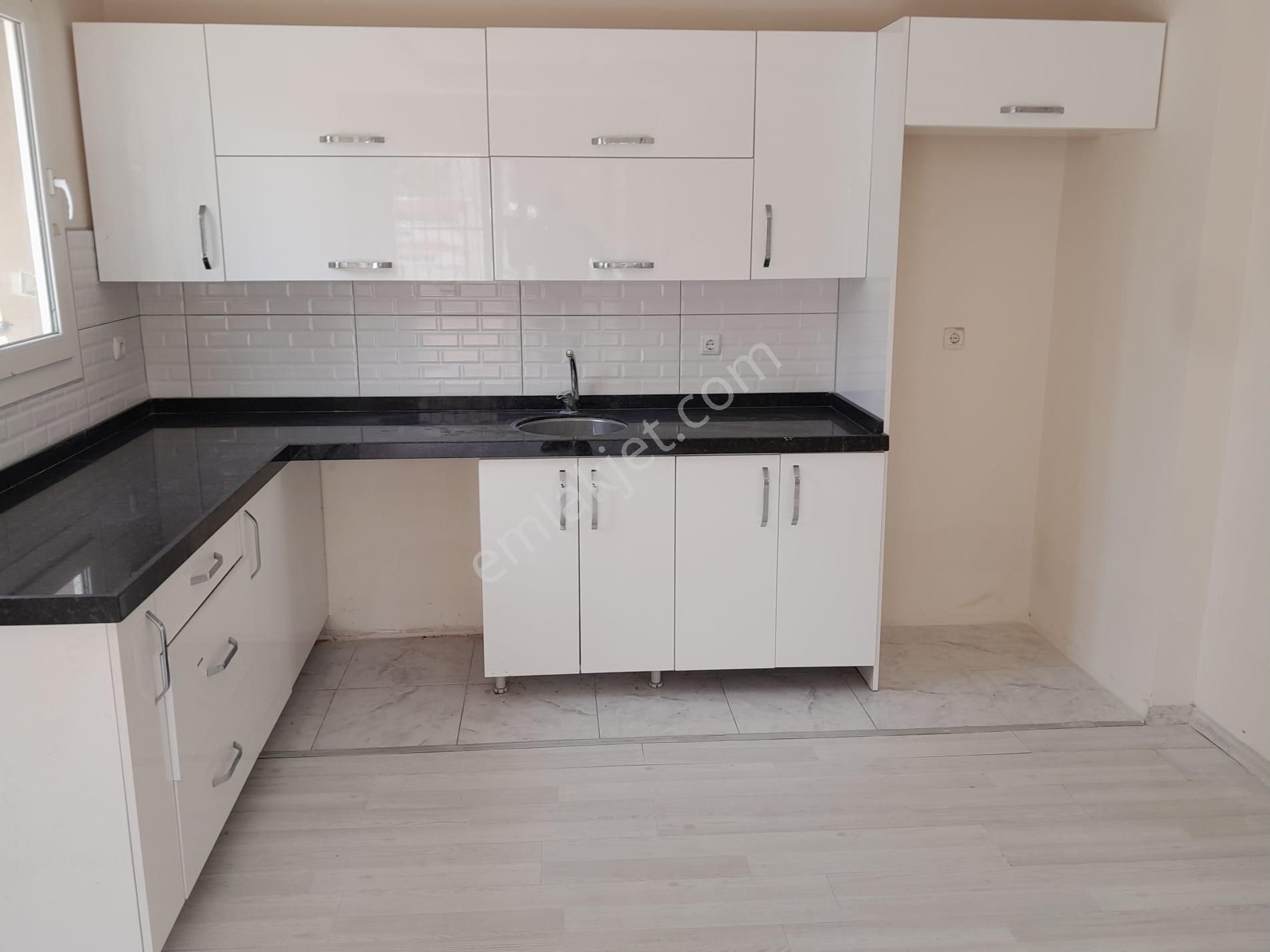 Yüzüncü Yıl’da Az Katlı Binada Ferah 2+1 Kiralık Daire – 90 M² Net!