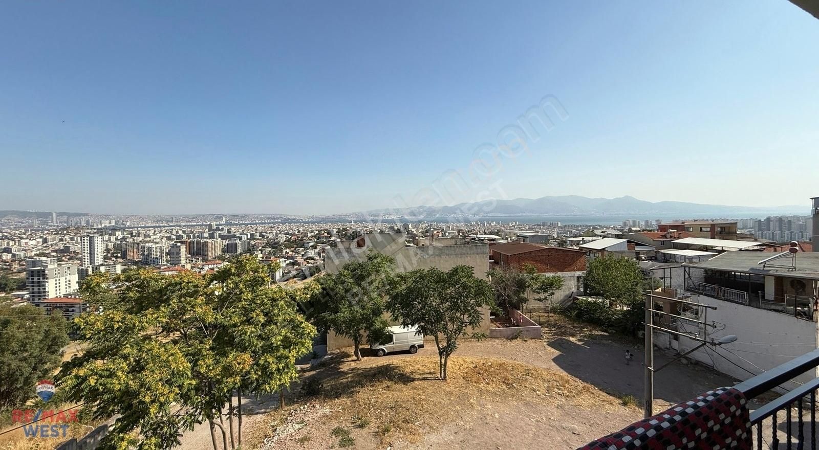 Karşıyaka İnönü Mahallesi Kiralık Çift Cephe 3+1 Daire