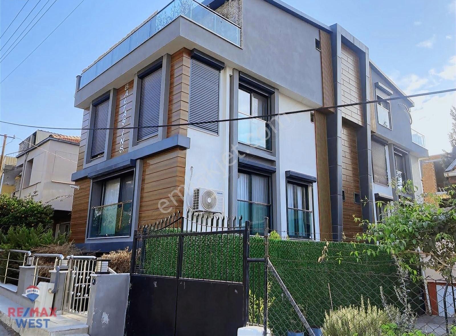 Bornova Da Bahçeli Kamelyalı Acil Satılık Dubleks Daire