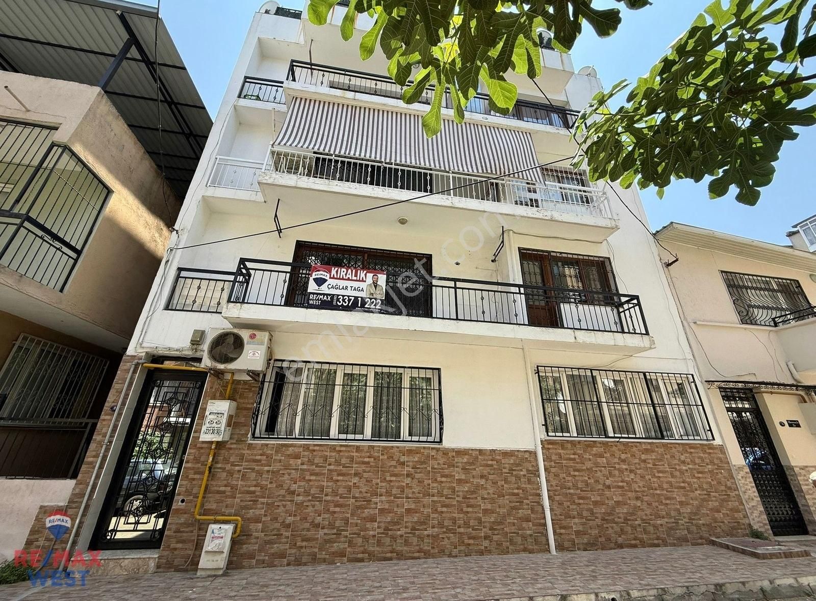 Bozyaka Eğitim Ve Araştırma Hastanesi Karşısı 3+1 Kiralık