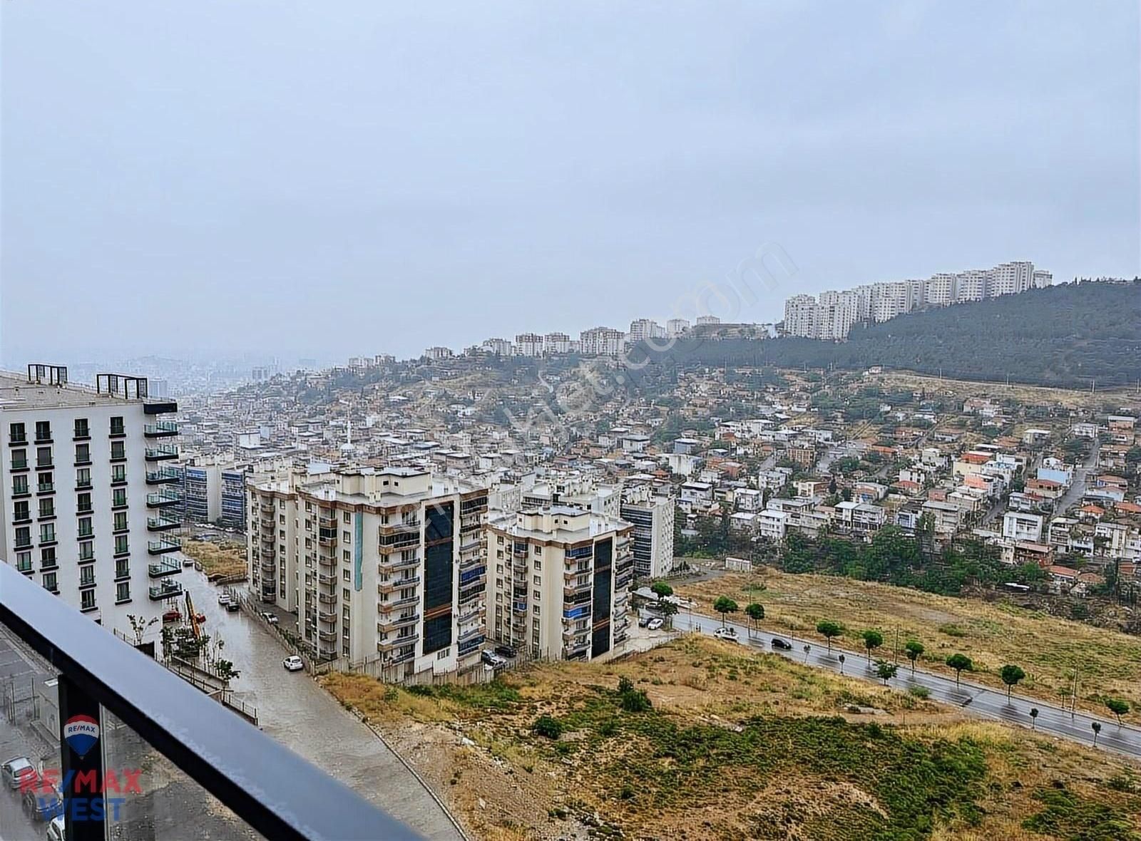 Bayraklı Dasif Vista Sitesi Satılık 3+1 Daire
