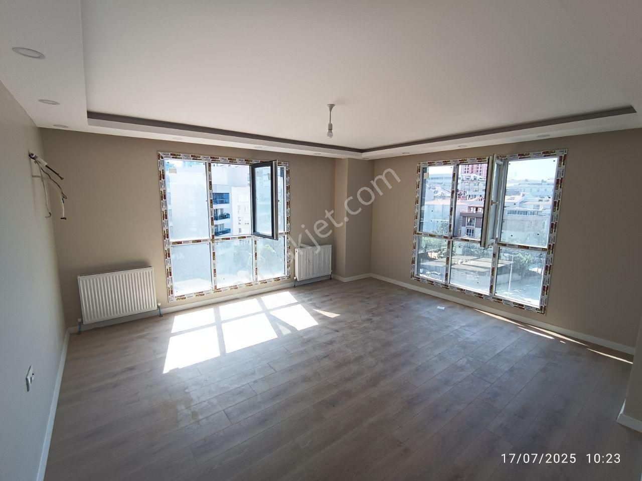 Bağcılar Bağlar Mahallesi'nde Kiralık 2+1 Otopark Ve Asansör Mev