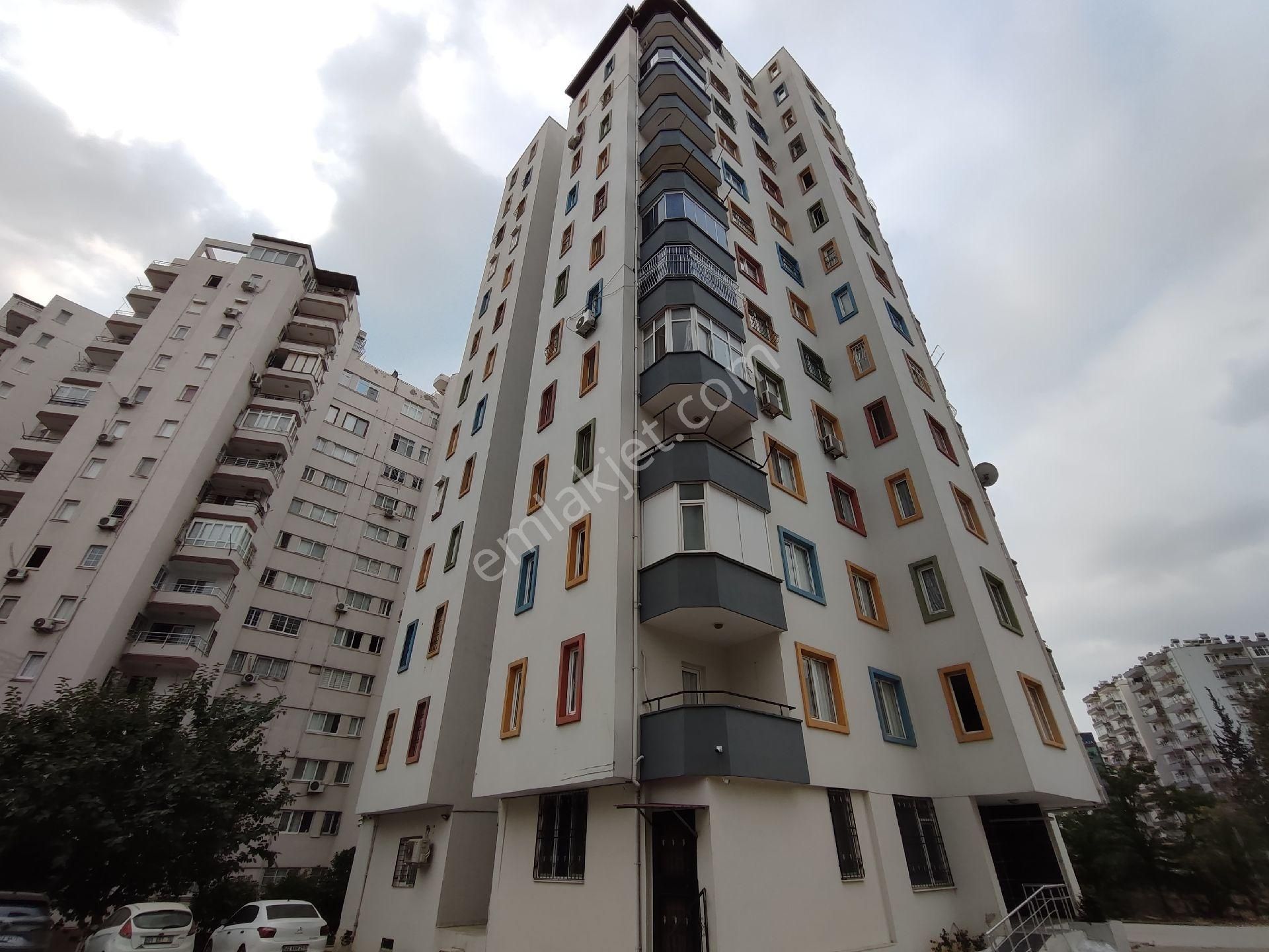 Kenan Evren'e 1. Parsel Site İçer Geniş Oturumlu Cepheleri Açık 4+1