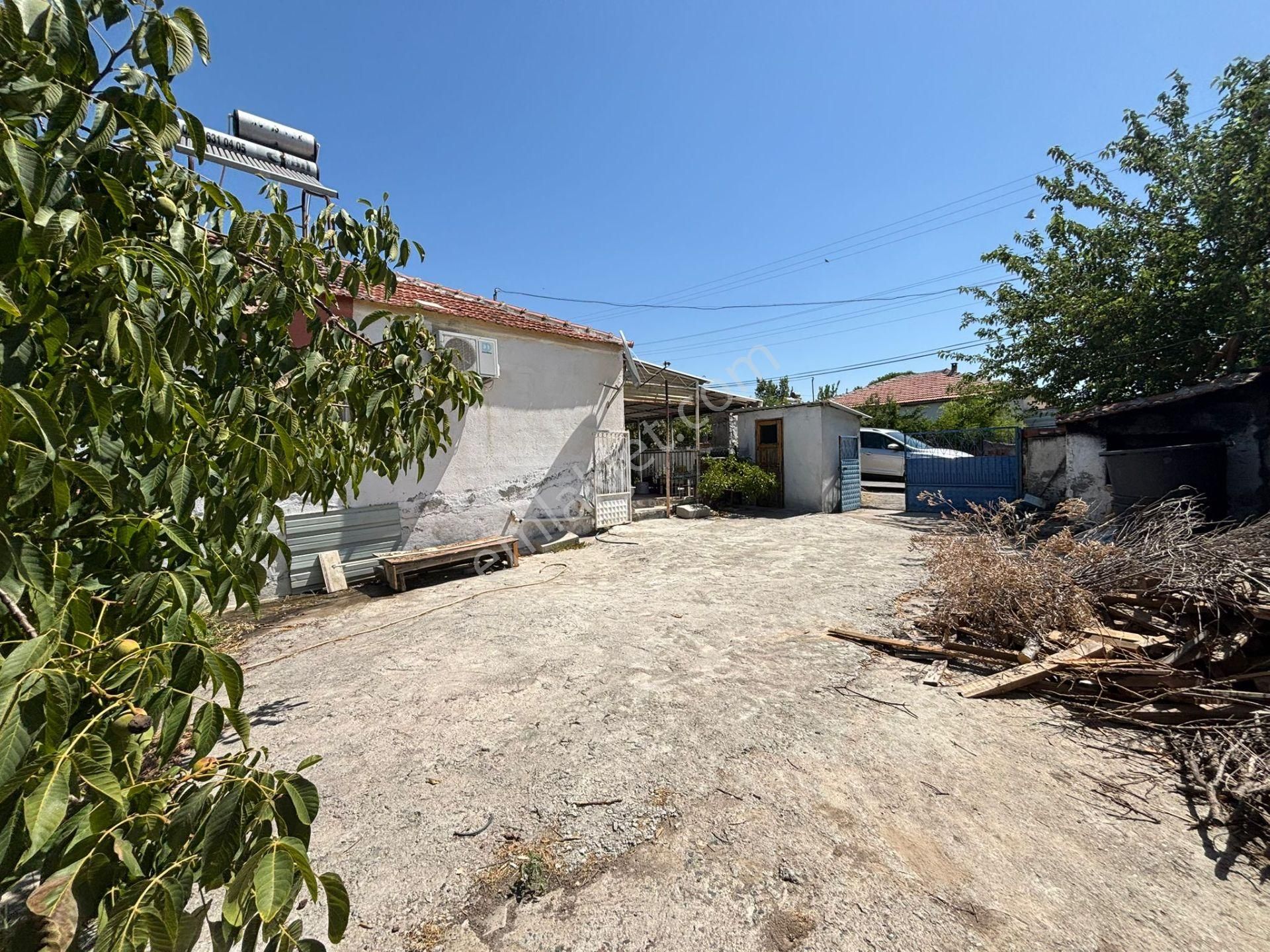 Yeni Karakoyde Satılık Köy Evi