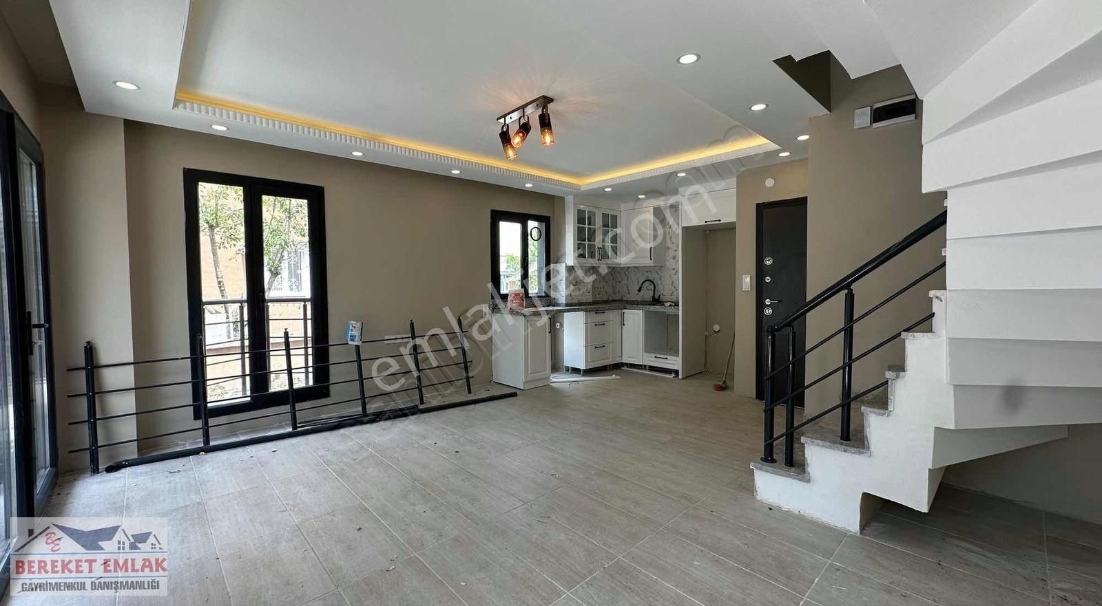 Bereket Emlaktan Denize Yürüme Mesafesinde Satılık Villa - Görsel 14