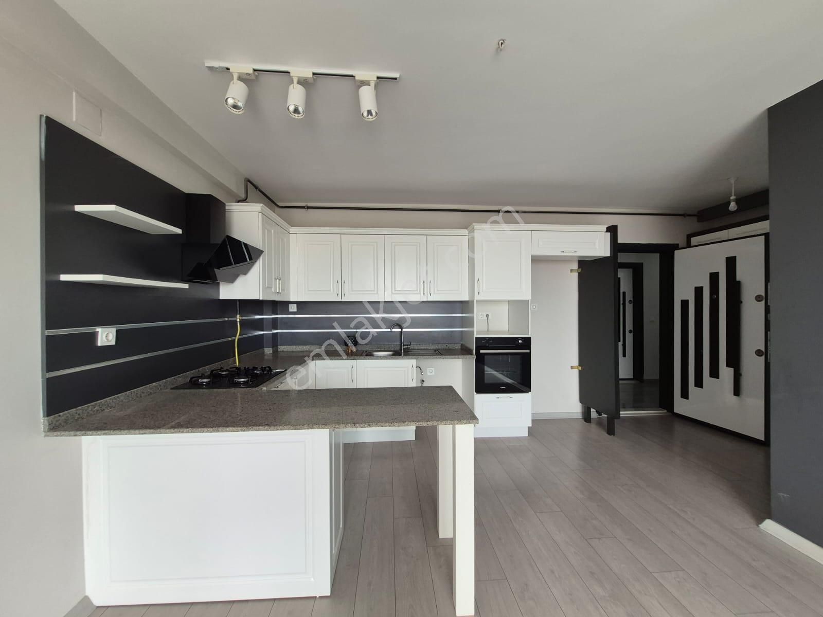 Huzurevlerinde Turgut Özala_yakın Site İçi Yeni Binada 2+1 Kaçmaz