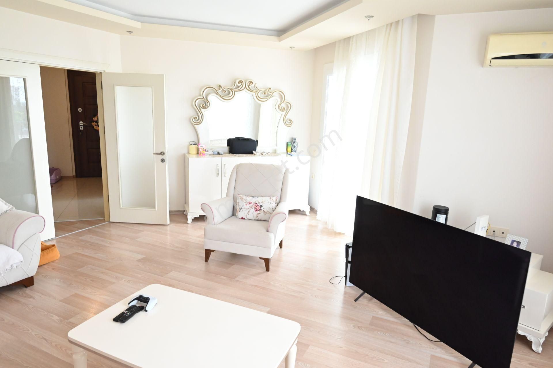 Üstünkent Emlak'tan Site İçi 3+1 D.gazlı Havuzlu Kiralık Daire - Görsel 11