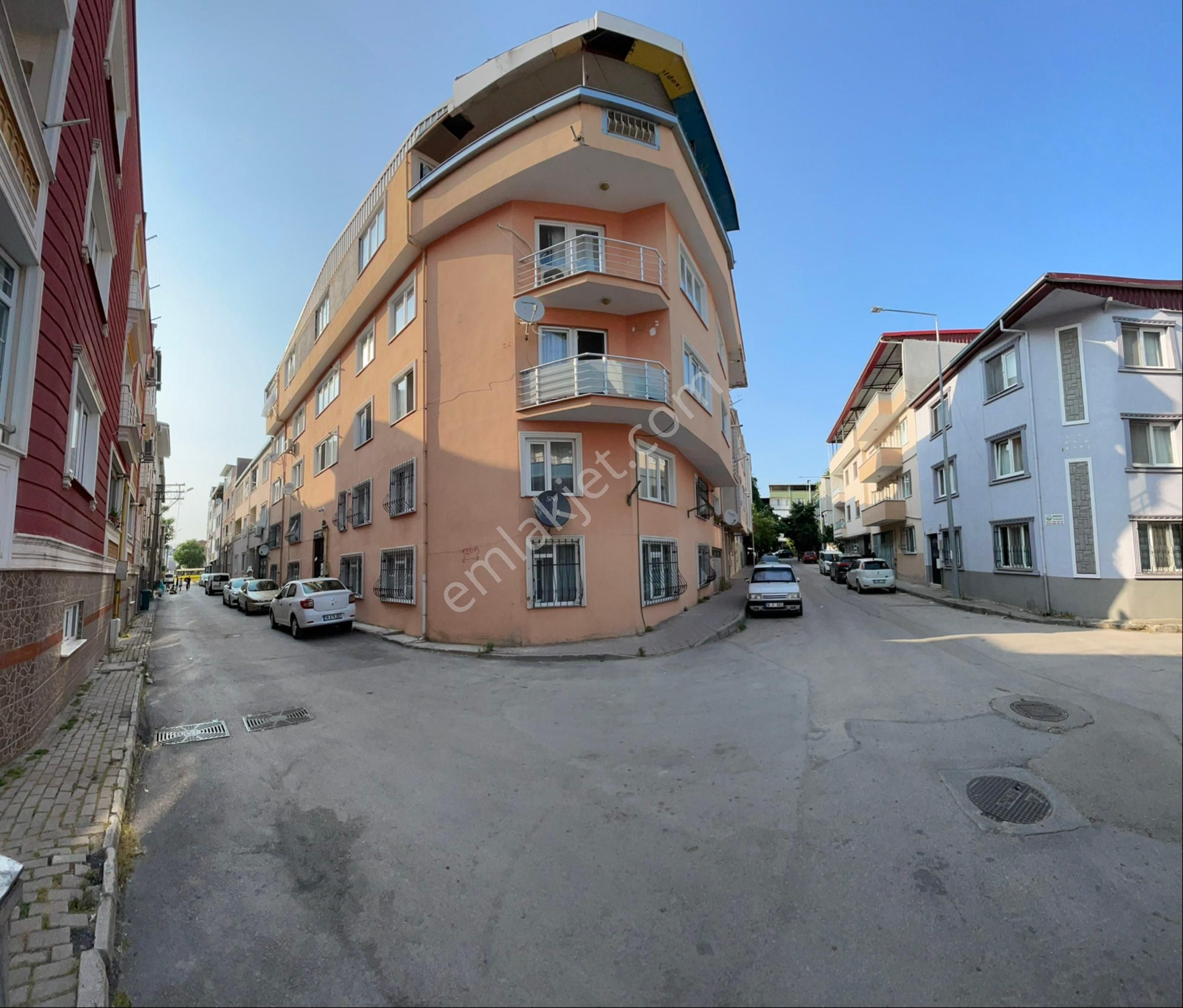 Kr Mirelden Harika Konumda Köşe Başı 2+1 Daire
