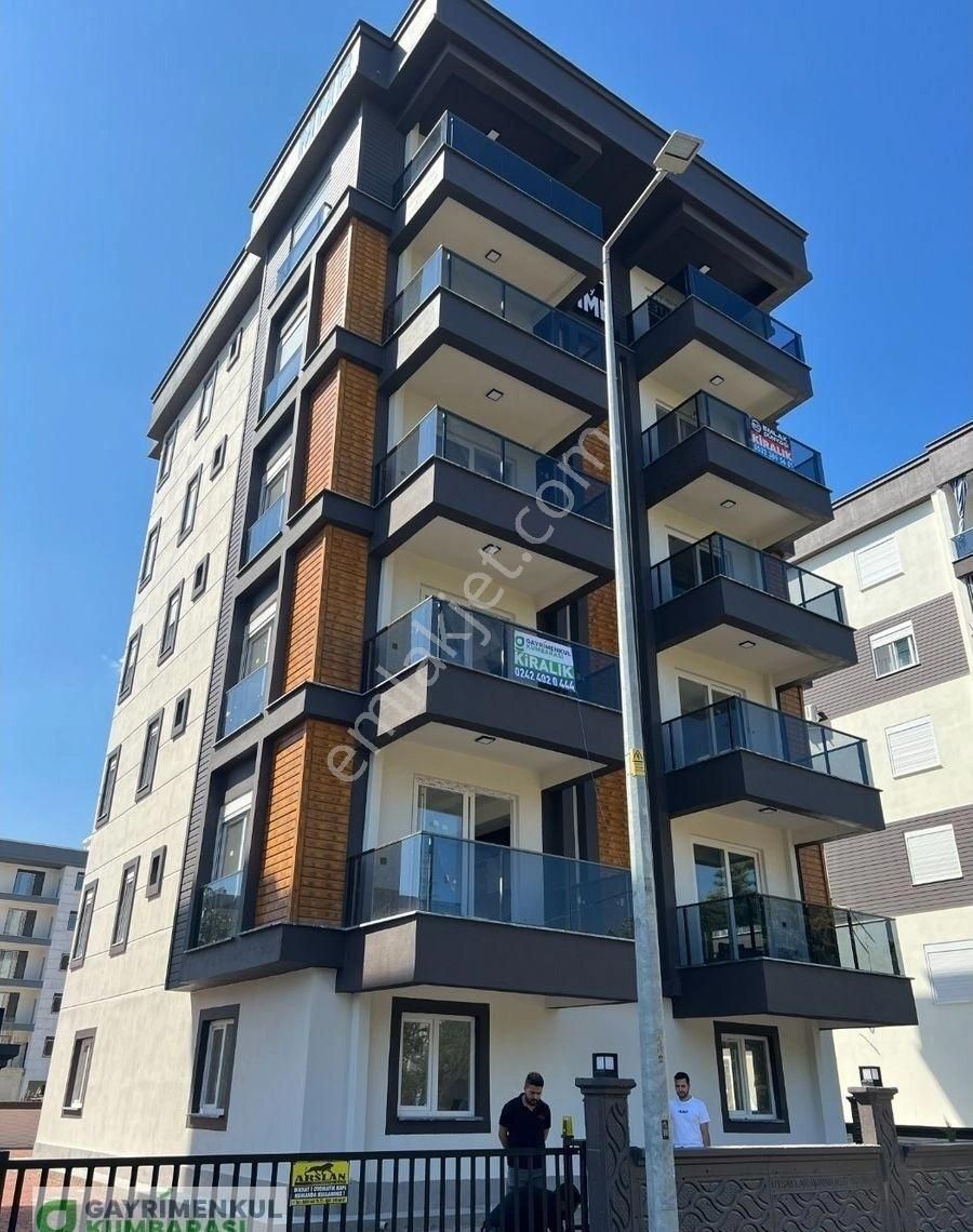 Antalya Finike Sahilde Deniz Manzaralı Büyük 1+1