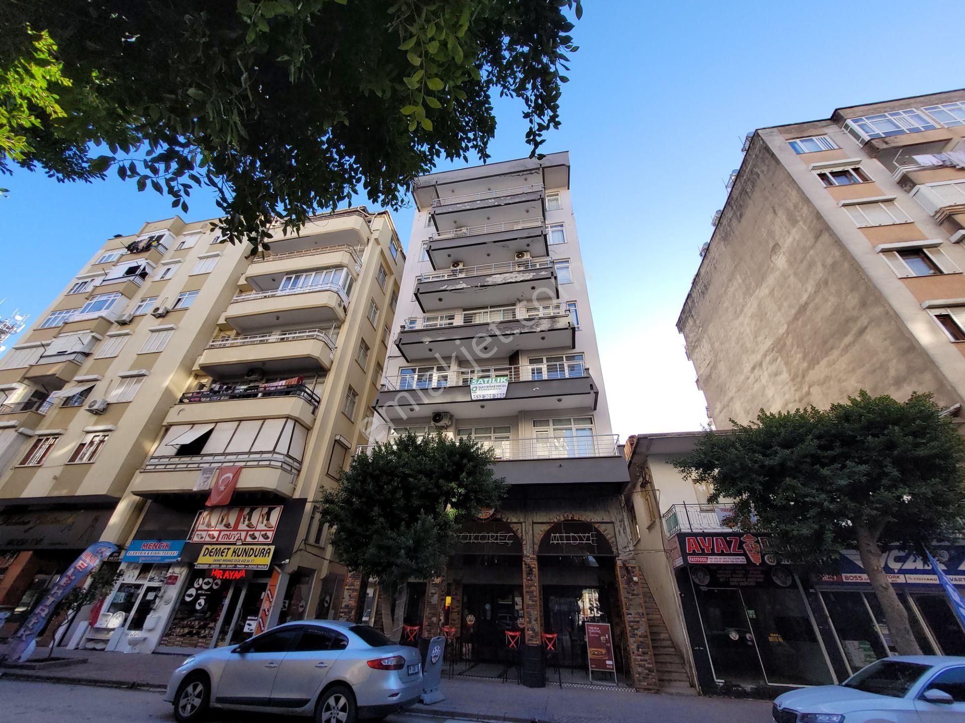 Antalya Kumluca Merkezde Cadde Üzeri 3+1 Asansörlü